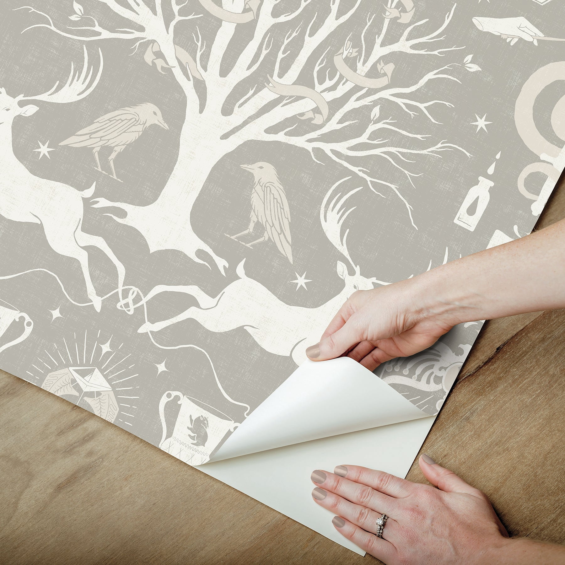 RoomMates Harry Potter Horcrux Peel and Stick Wallpaper (Black, 20.5 in x 18 ft) o1a5y