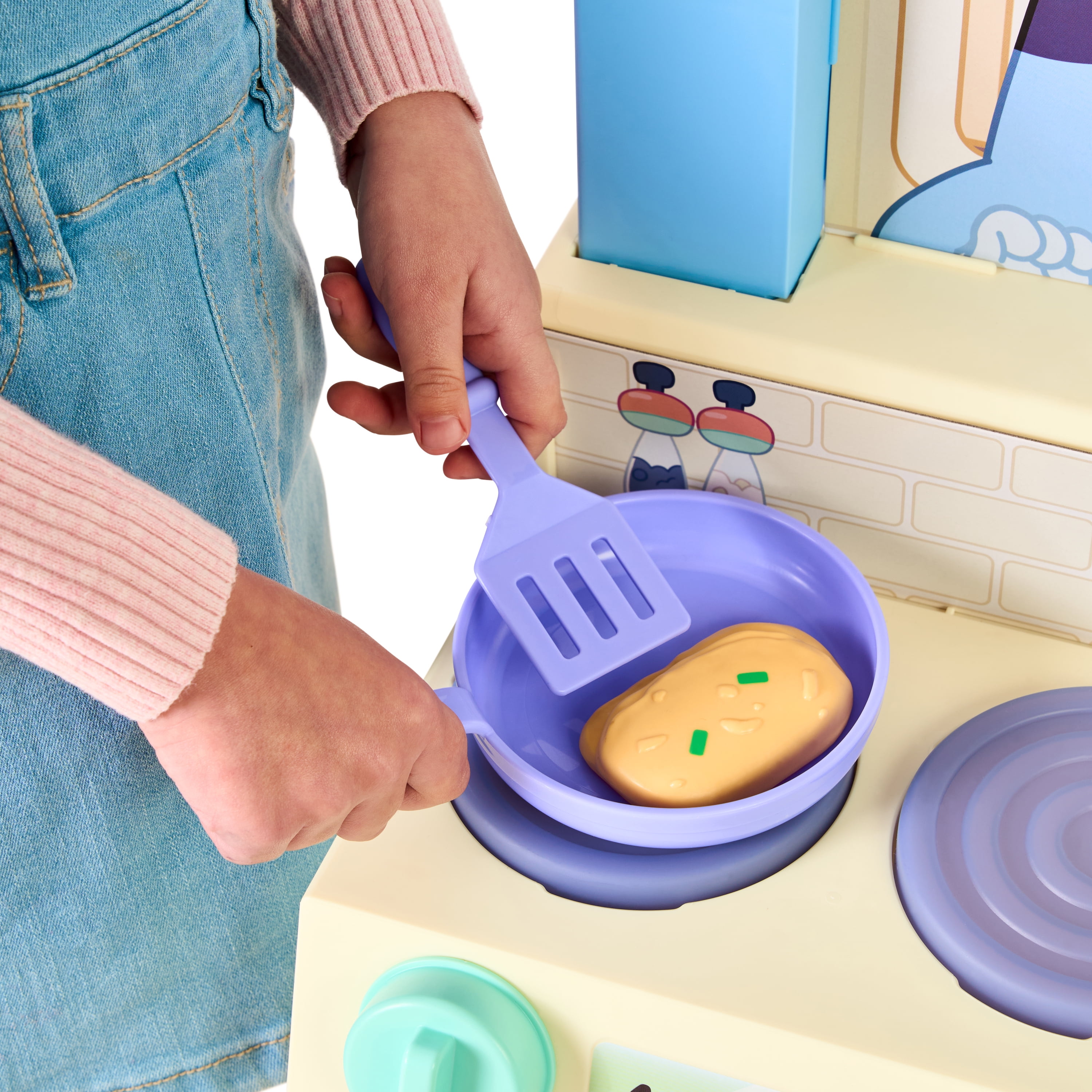 Bluey Cook & Clean Kitchen Playset with Interactive Lights and Sounds (Blue, 3 ft) ggnqk