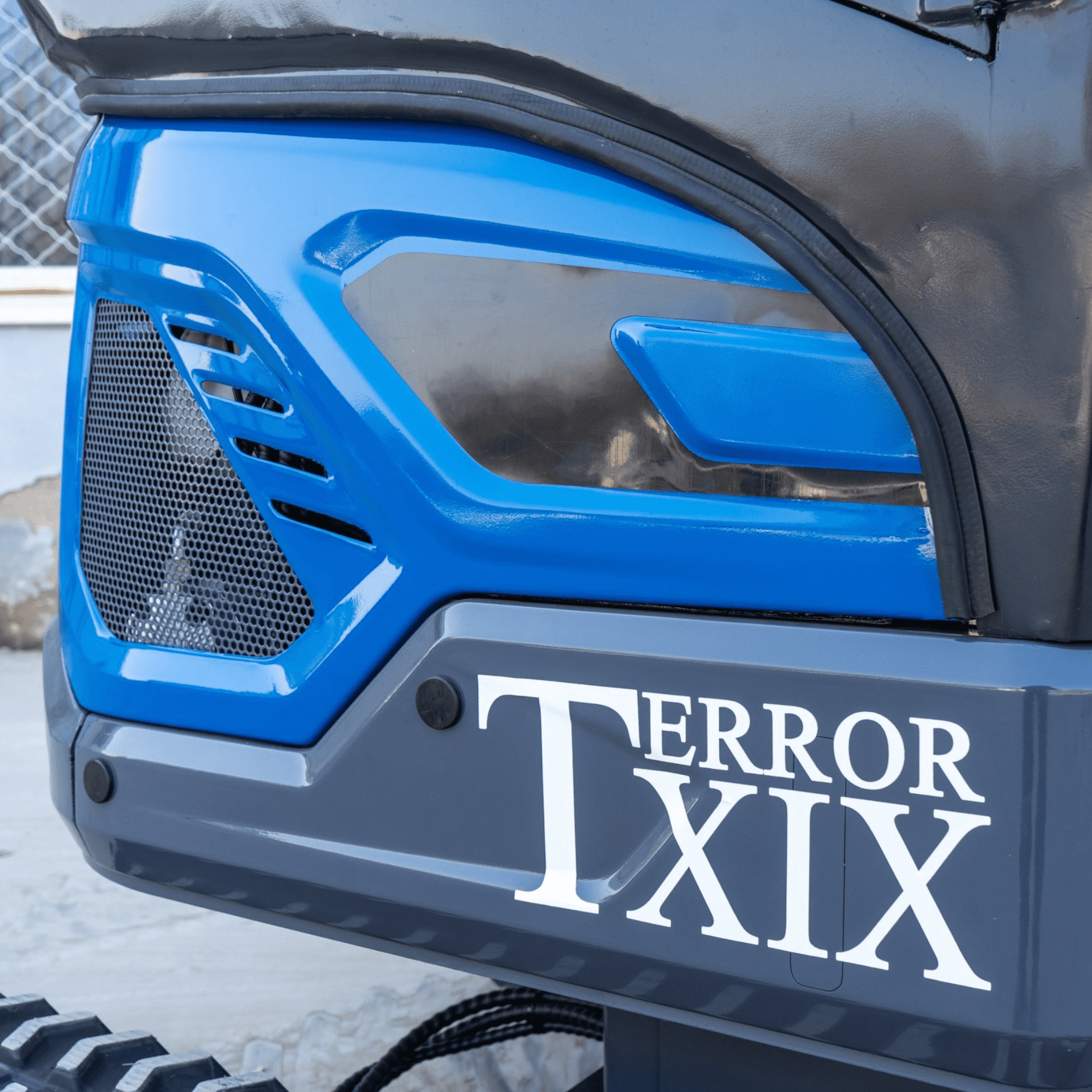 TYPHON Terror XIX Prestige Mini Excavator, Kubota D902 Engine, Retractable Tracks, A/C Cabin (Blue, 4200 lb) z1gue