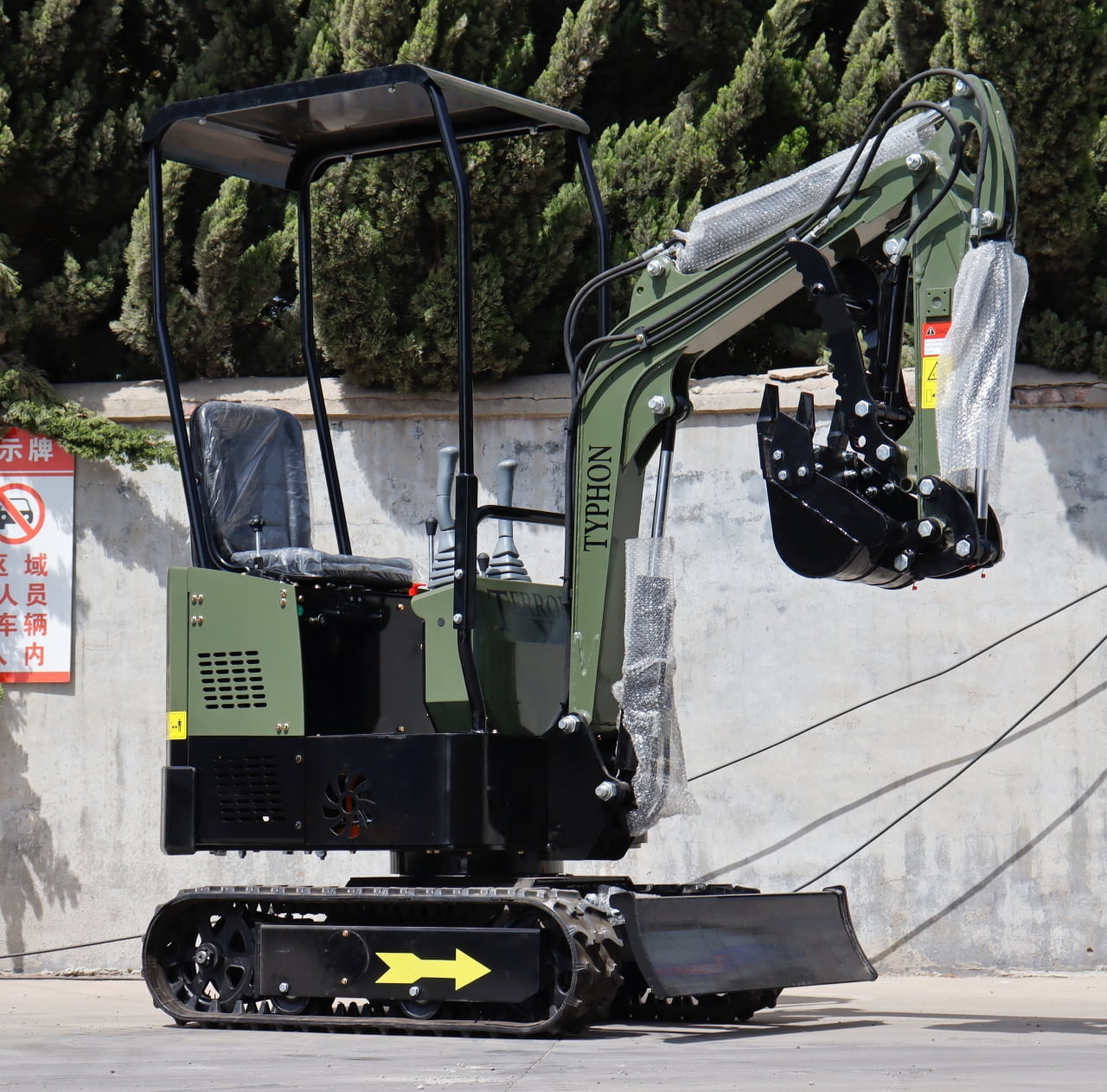 TYPHON Terror X Storm Mini Excavator (1 Ton, Green) iczxt