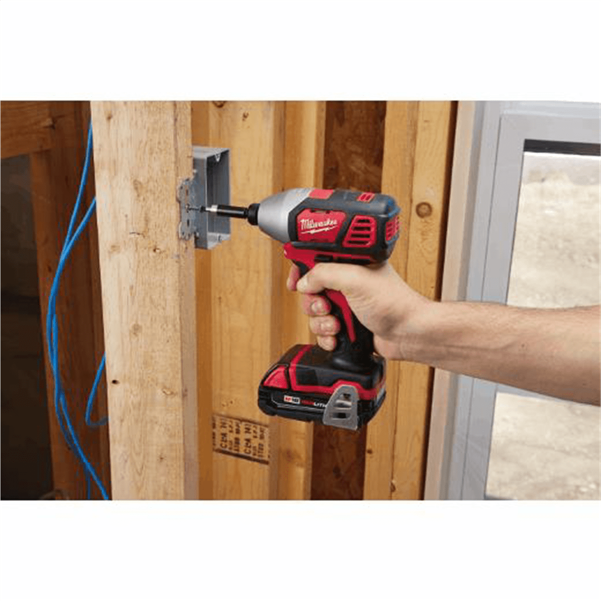 Milwaukee M18 Cordless Impact Driver Kit, High-Torque Performance, Compact Design (Black, 1.5 Ah) nep1k
