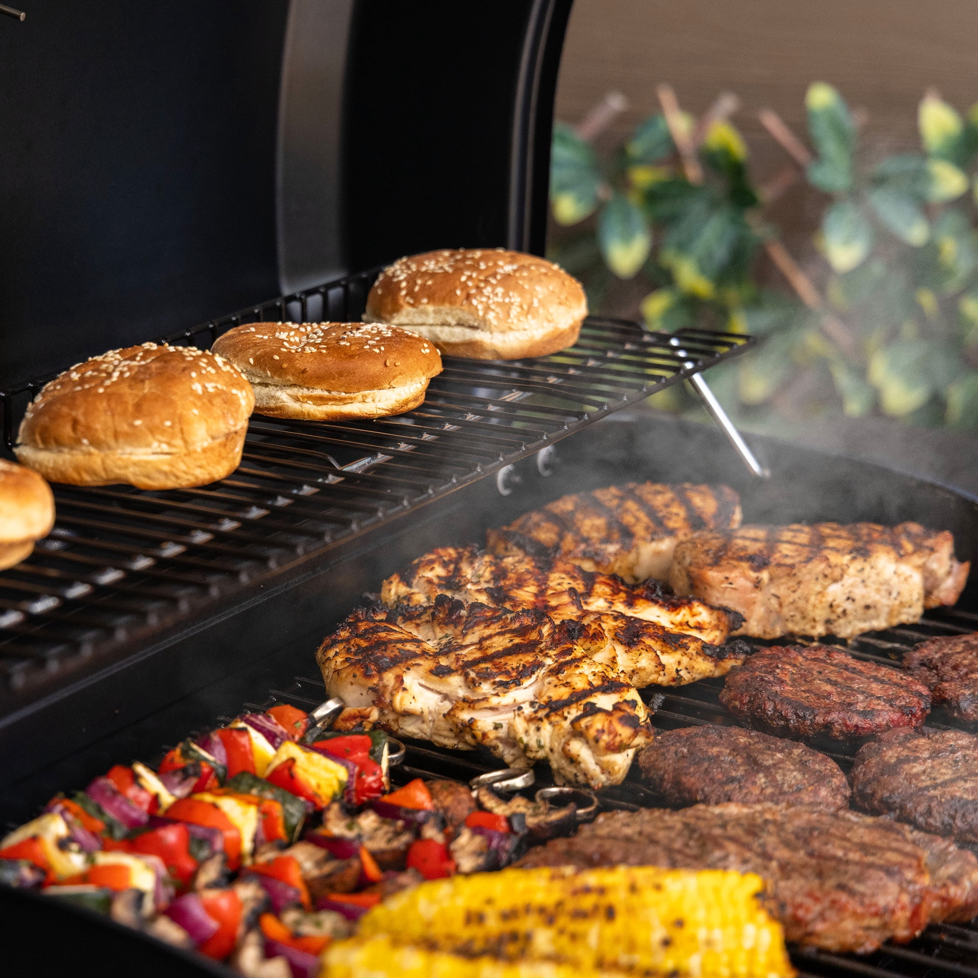 Charbroil Classic Series 3-Burner Gas Grill (Black, 530 sq in) fj7fi