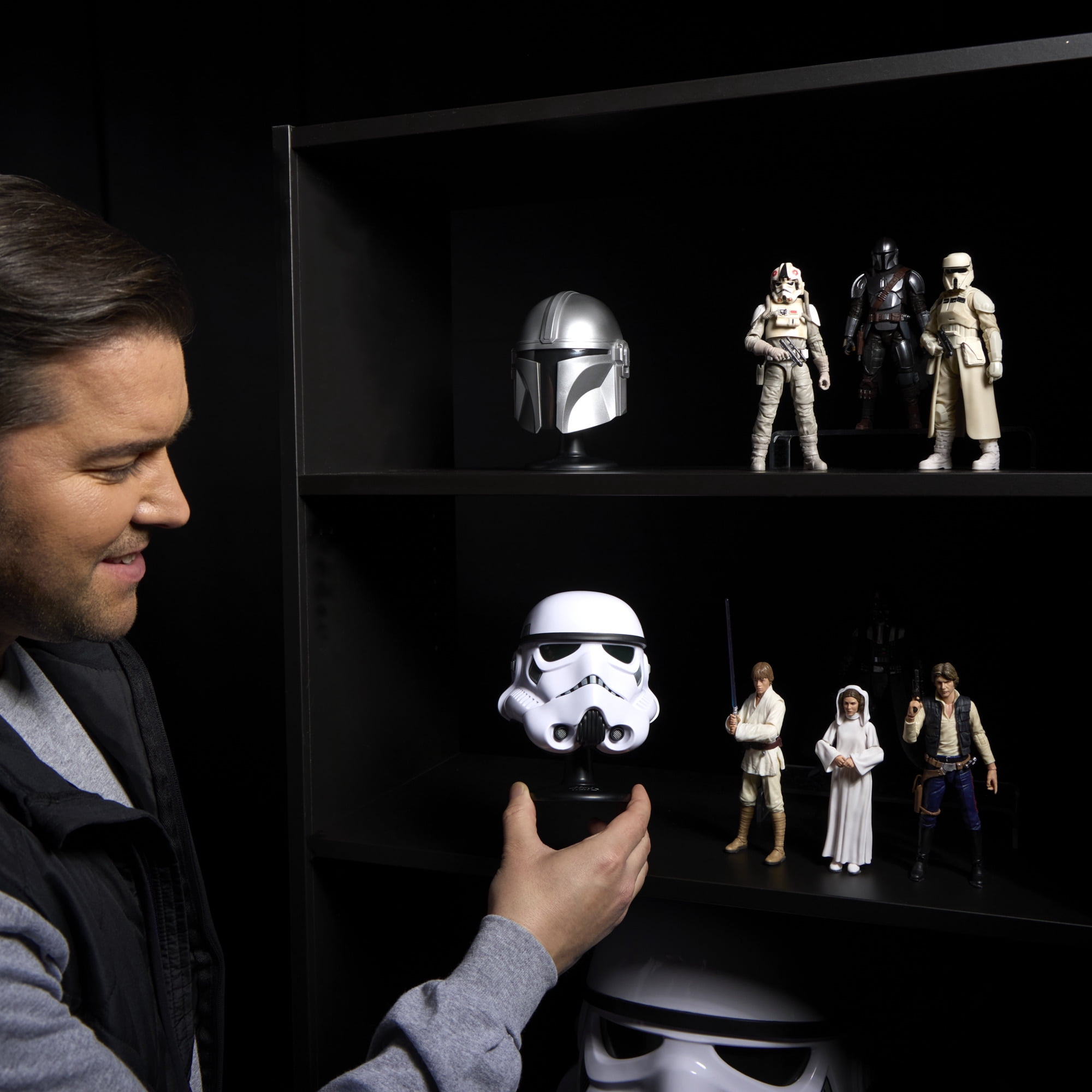 Star Wars The Black Series Stormtrooper Premium Mini Helmet for Display (White, 6 in) 351sv - Image 5