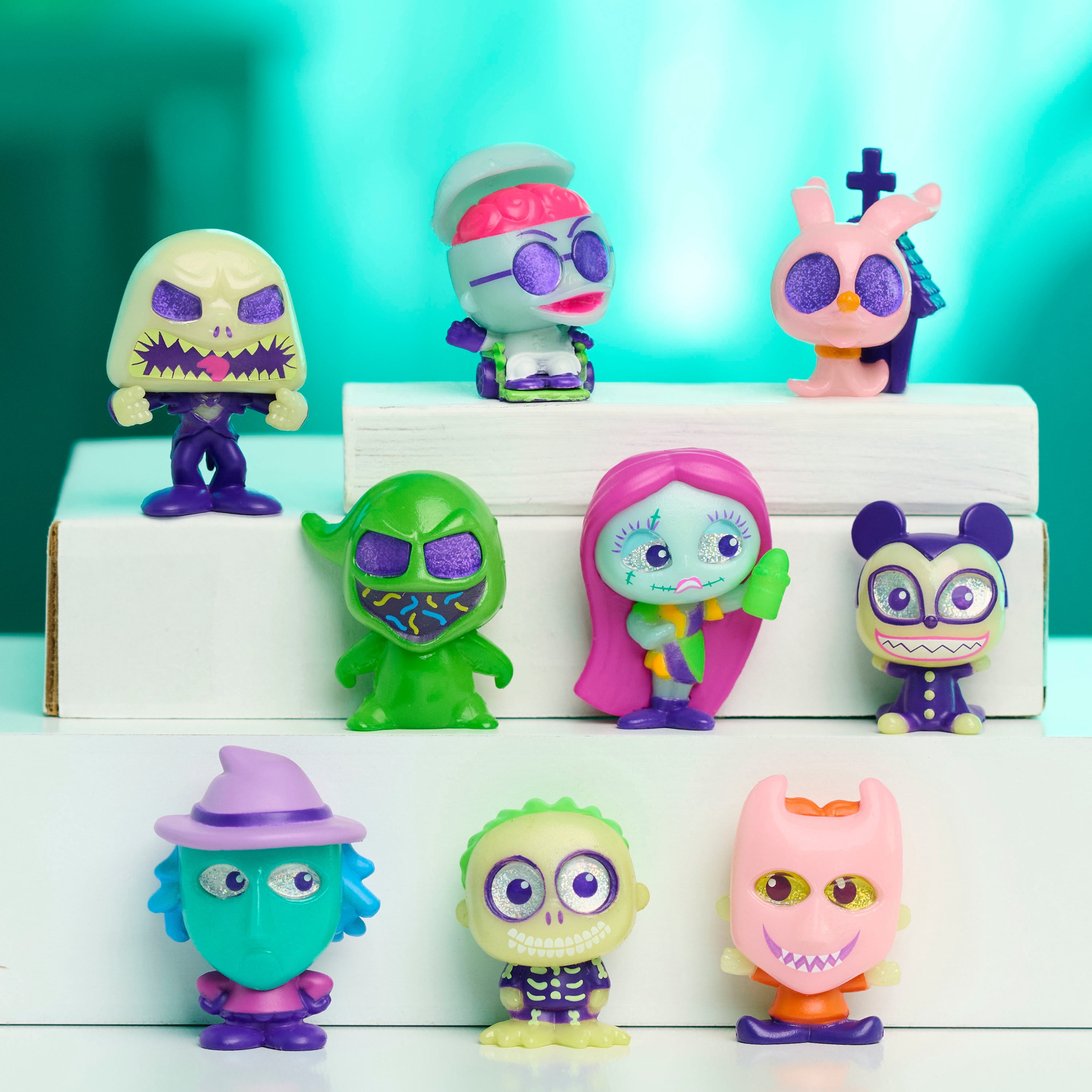 Disney Doorables The Nightmare Before Christmas Collection Peek, Glow-in-the-Dark Collectible Figures (9 Pack, 1.5 in) peg15