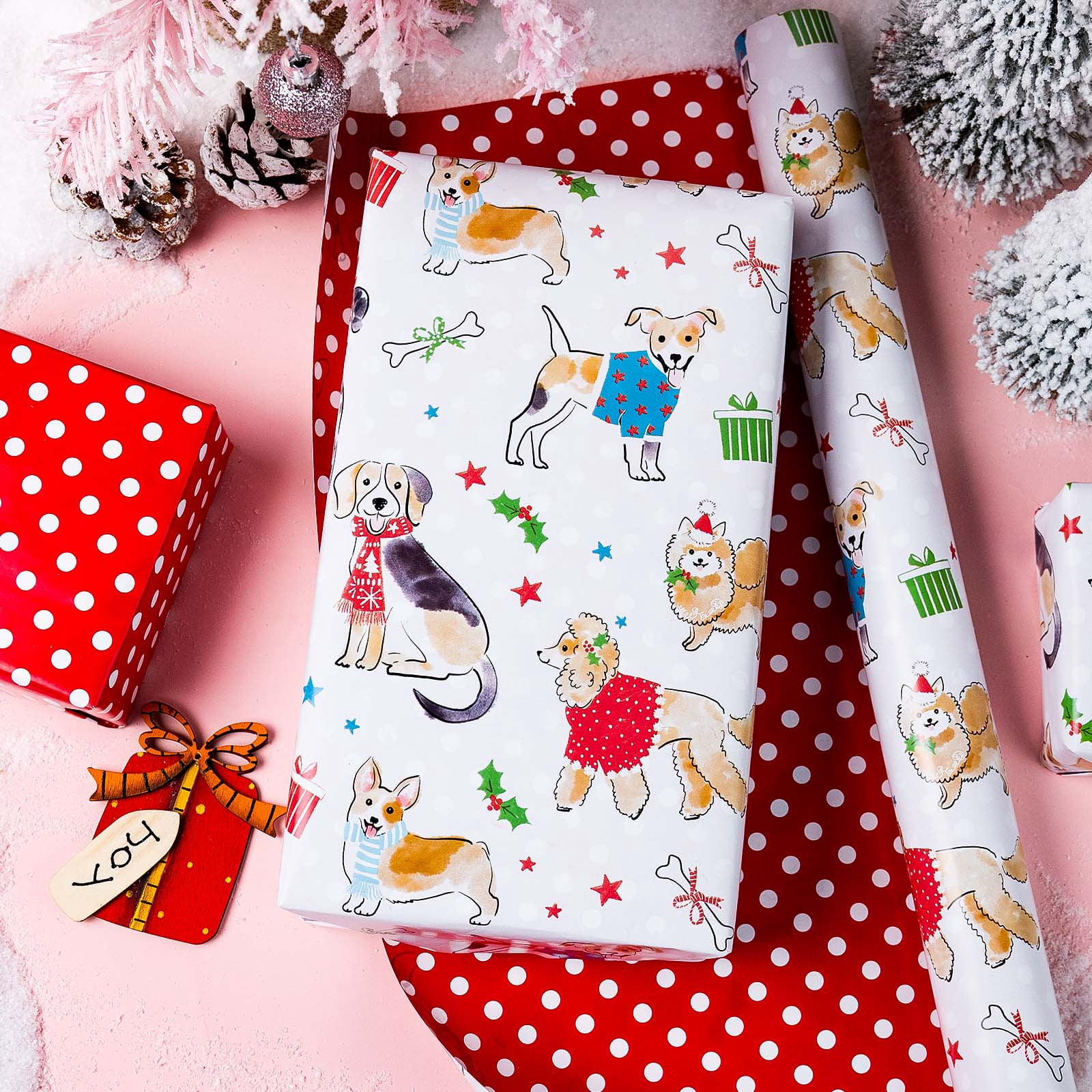 HOMERAL Christmas Wrapping Paper Roll, Festive Dog Pattern Gift Wrap (White, 17 in x 33 ft) yhmhd