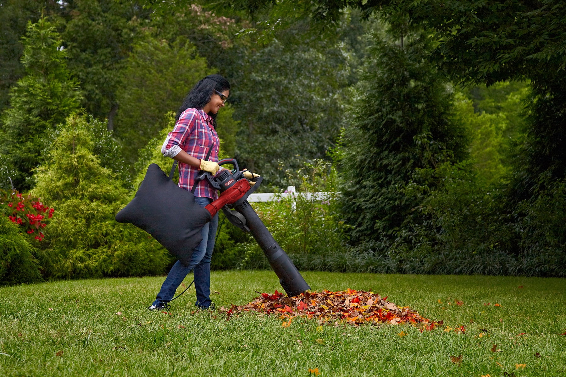 Hyper Tough 3-in-1 Electric Leaf Blower, Vacuum & Mulcher (12-Amp, 400 CFM, 7.5 lb) 127fd