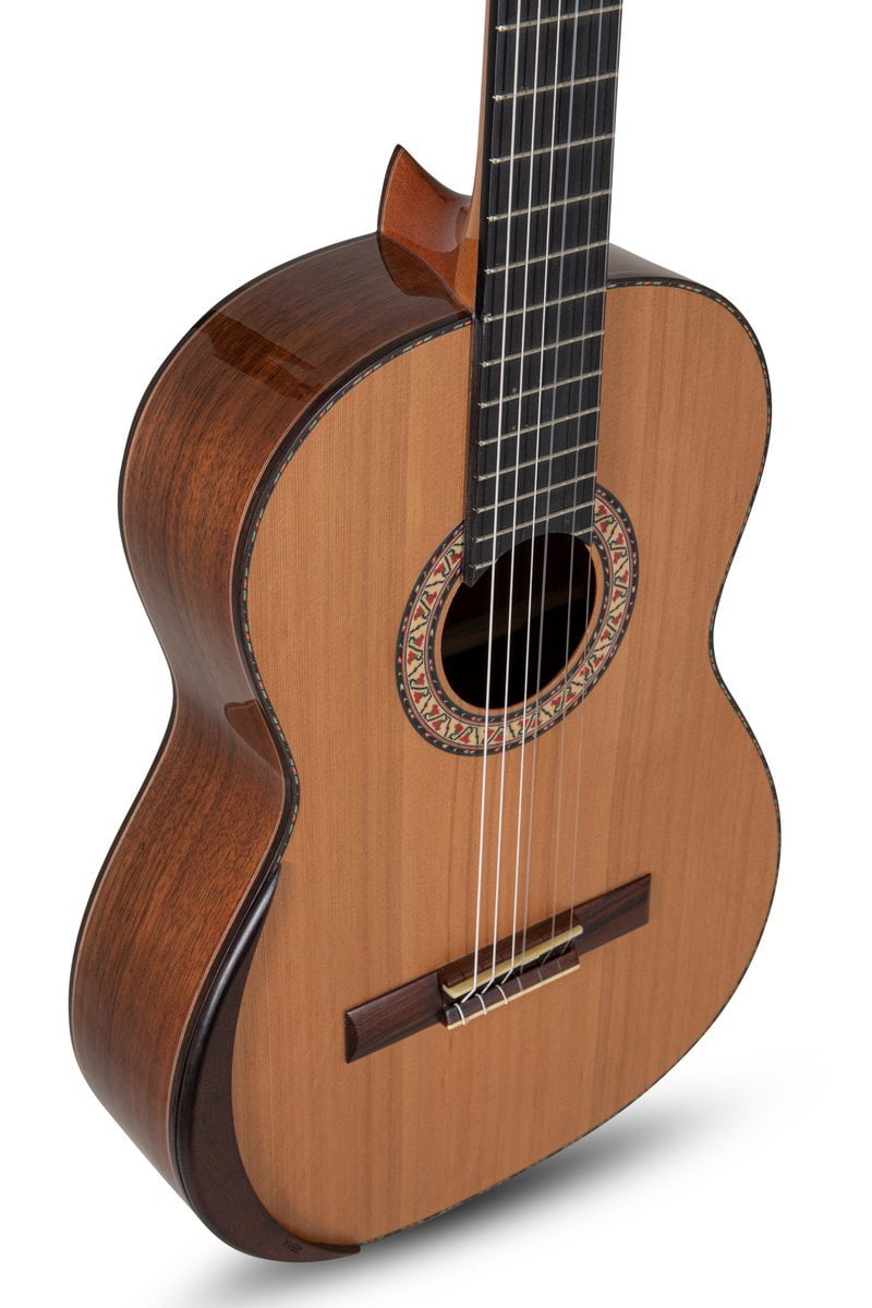 Manuel Rodriguez Classical Guitar Magistral E-C (Cedar/Walnut, 4/4 Full Size) mes8q