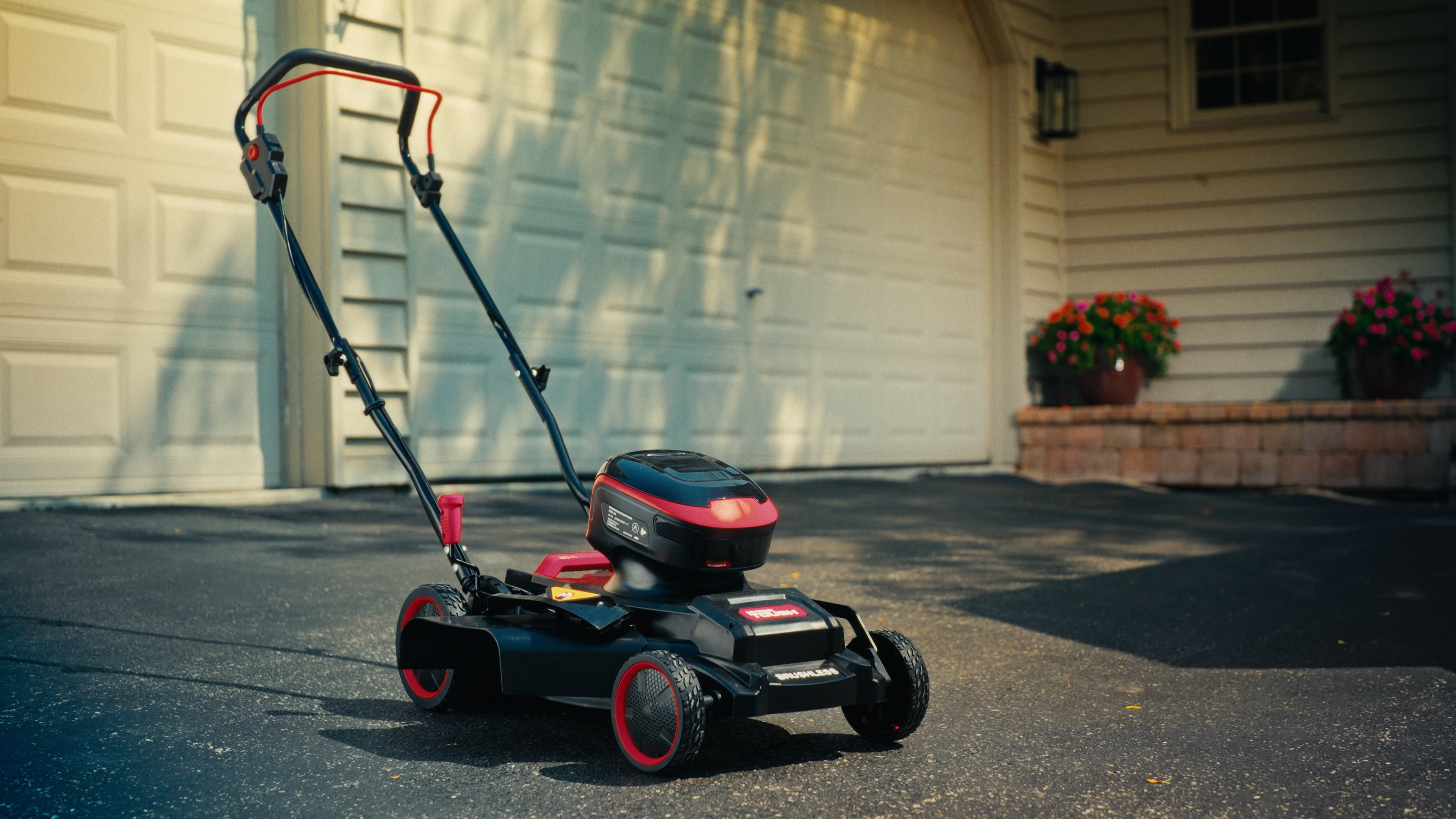 Hyper Tough 40V Max 18-inch Brushless Cordless Lawn Mower with Mulching Function (2 Batteries and 2 Chargers Included) 9aw77
