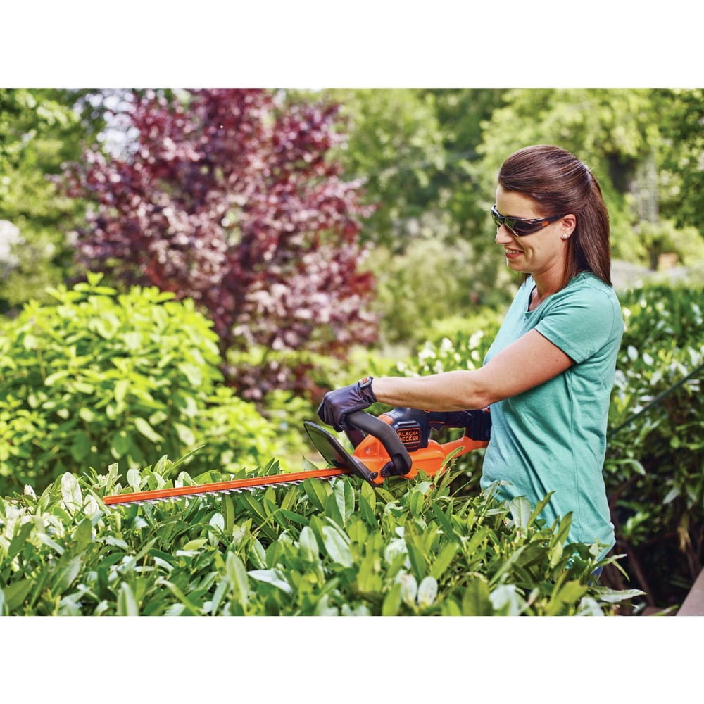 BLACK+DECKER 20V MAX Cordless Hedge Trimmer and String Trimmer Edger Combo Kit (22 in. Hedge Trimmer, 12 in. String Trimmer, 3 Batteries) kaefw