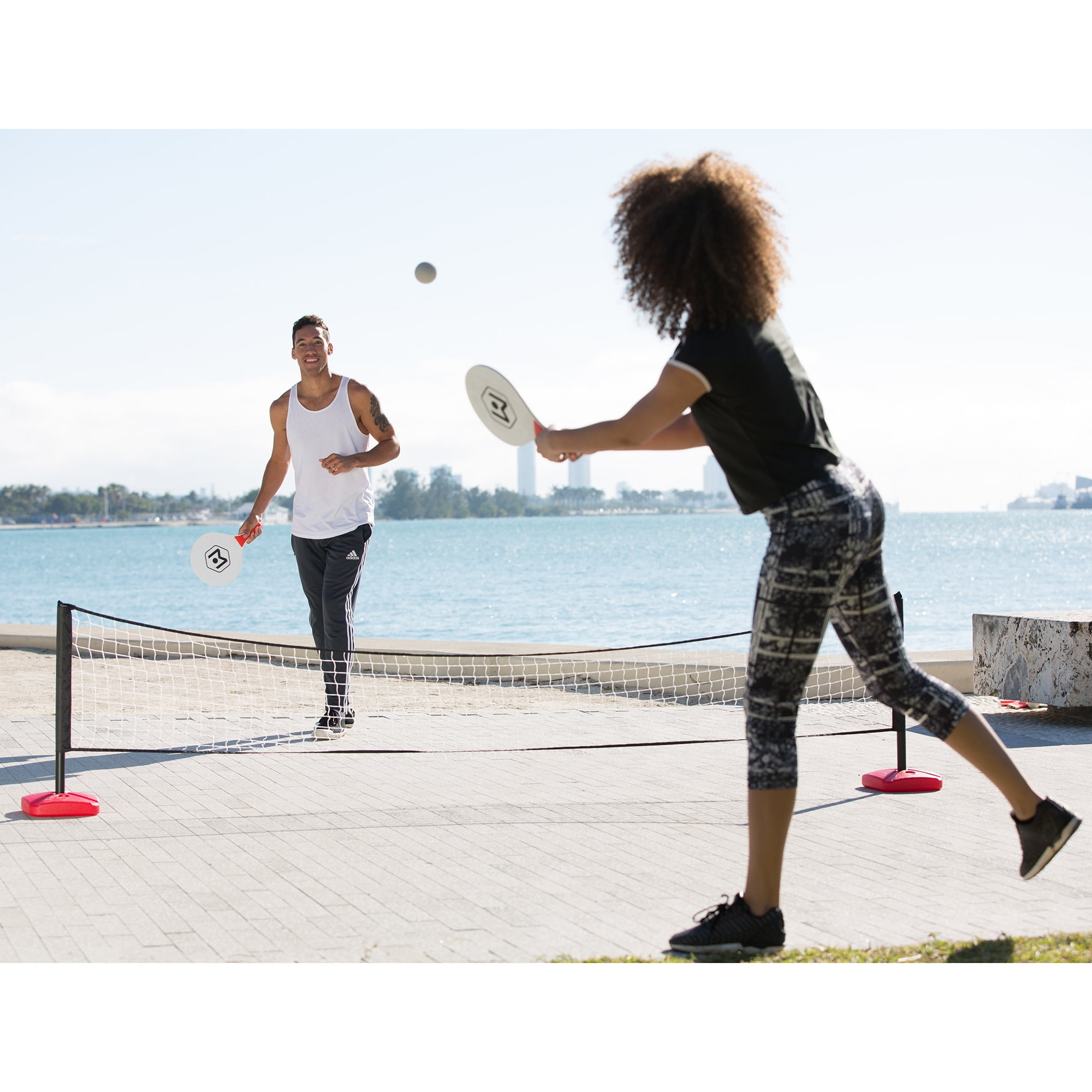 Wicked Big Sports Paddle Battle Set Oversized Outdoor Pickleball and Ping Pong Game Kit (2 Player Set) 6dxeg