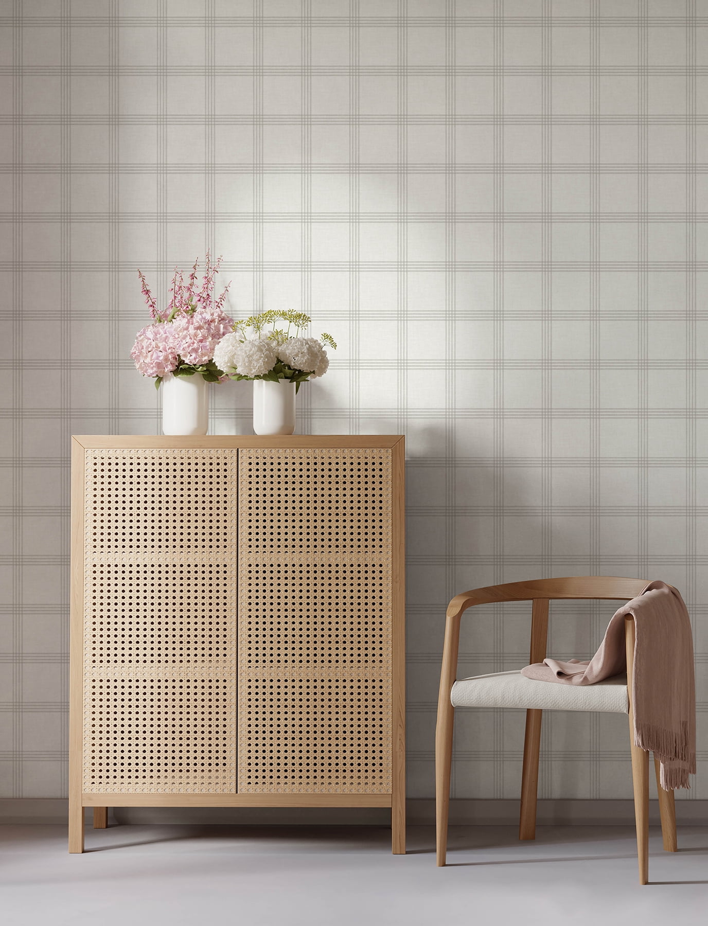 Chesapeake Twain Plaid Wallpaper (Light Grey, 20.5 in x 33 ft) 5u5af