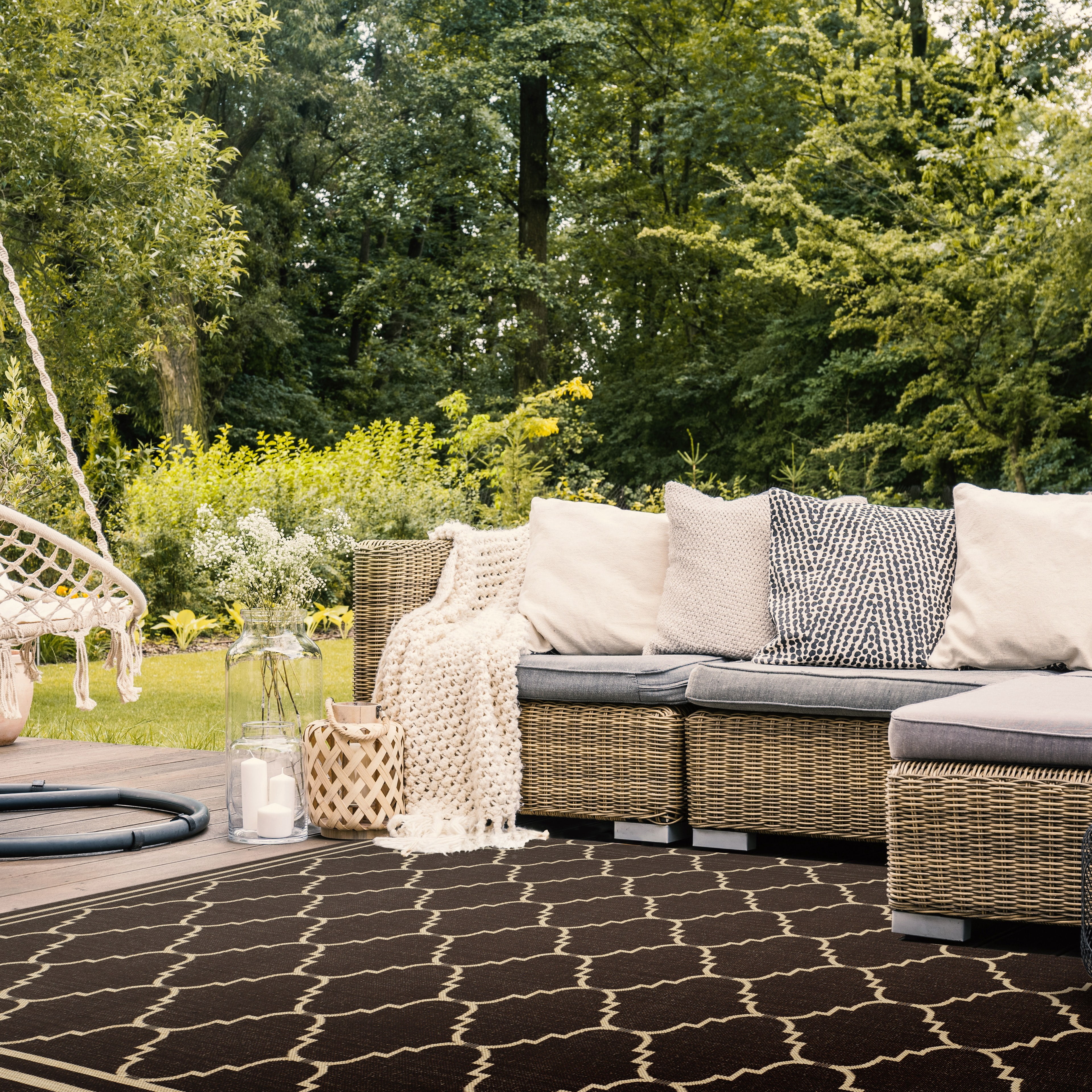 Safavieh Courtyard Amy Geometric Indoor/Outdoor Area Rug (Chocolate/Cream, 5 ft 3 in x 7 ft 7 in) ht6pa