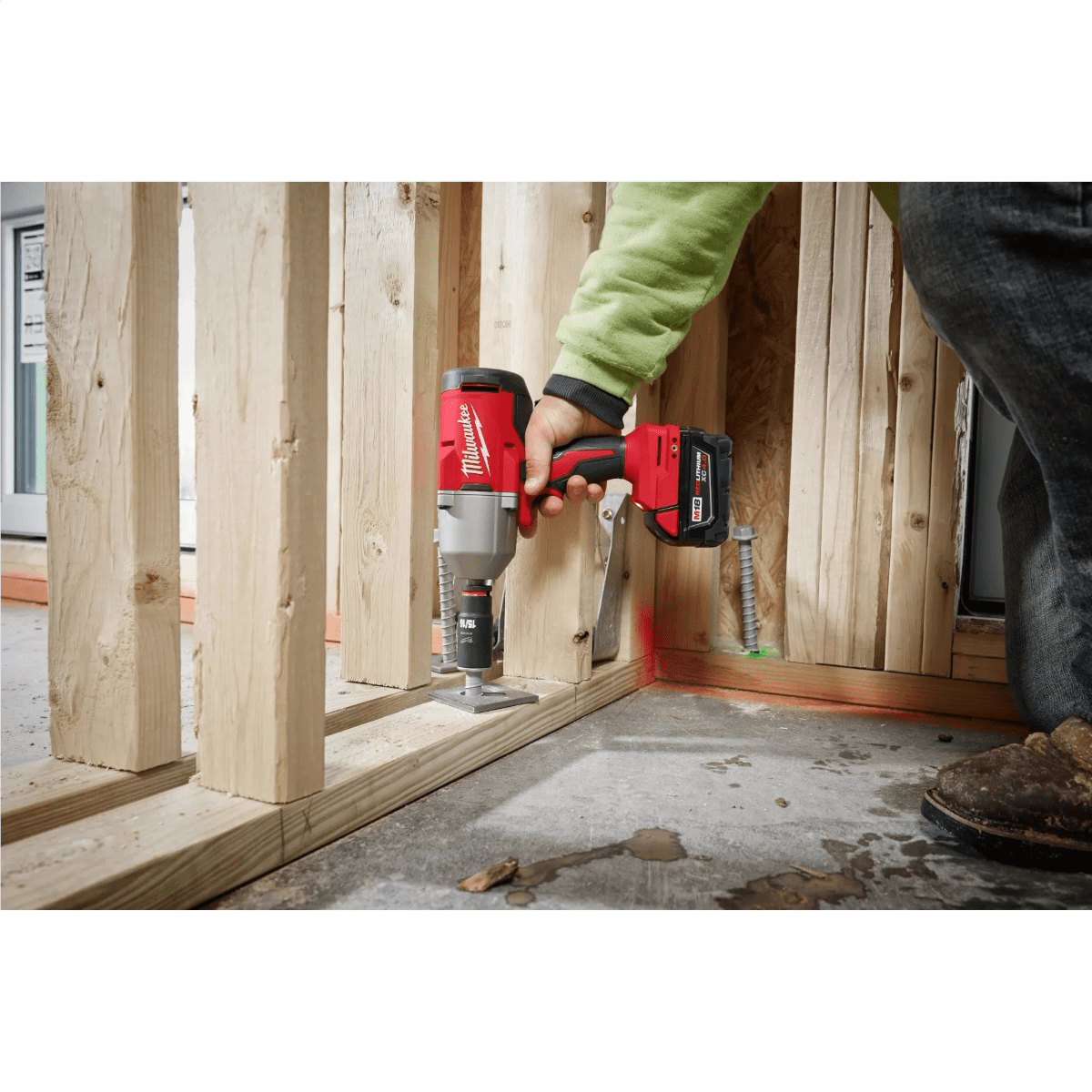 Milwaukee 18V Cordless Impact Wrench with 1/2 in Friction Ring (Black, 1/2 in) 30kmy