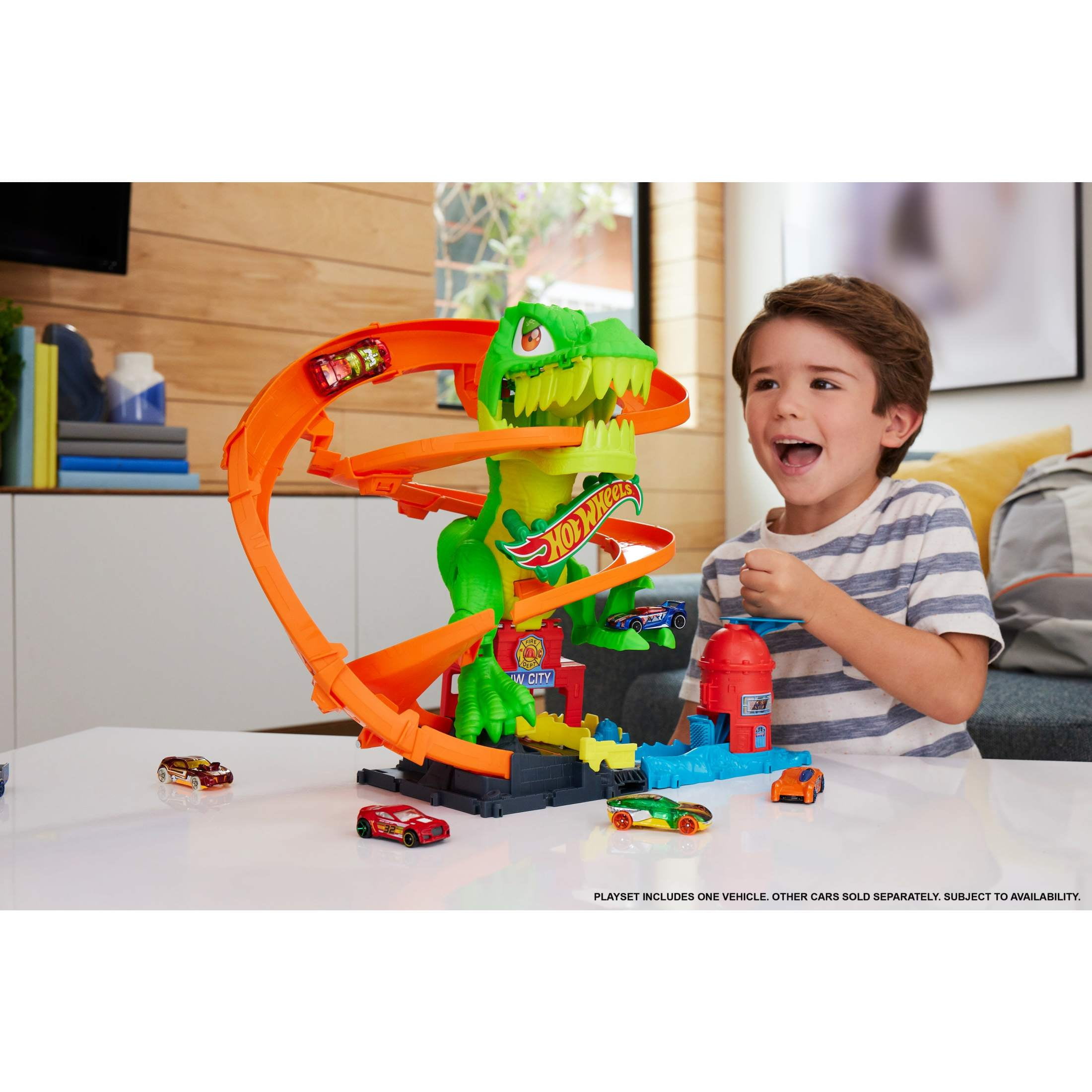 Hot Wheels City T-Rex Blaze Battle Playset with 1:64 Scale Die-Cast Car (Multi-Color, 1 Set) go041