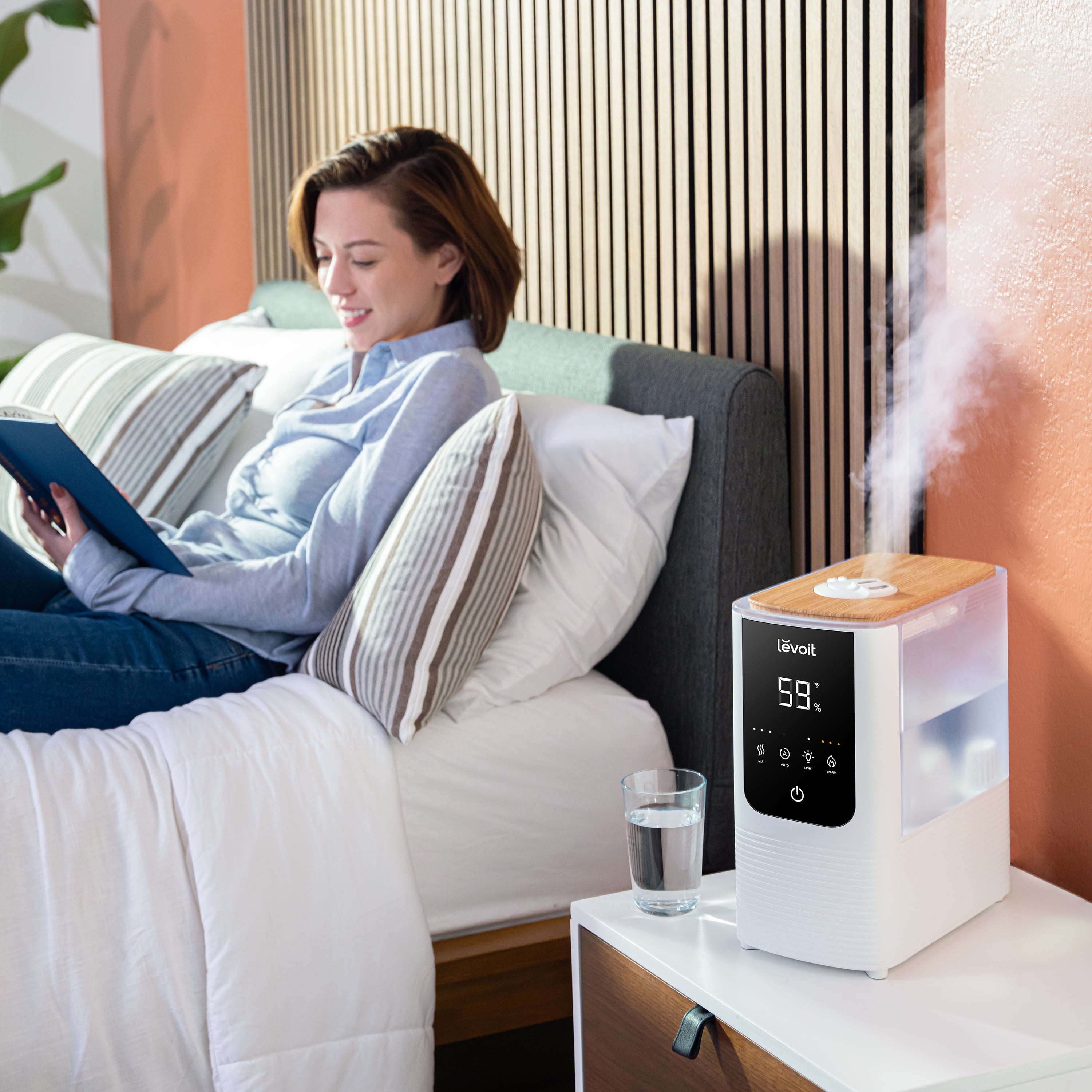 Levoit OasisMist Smart Cool and Warm Mist Humidifier with Aromatherapy (White, 1.19 gal) 04cqh