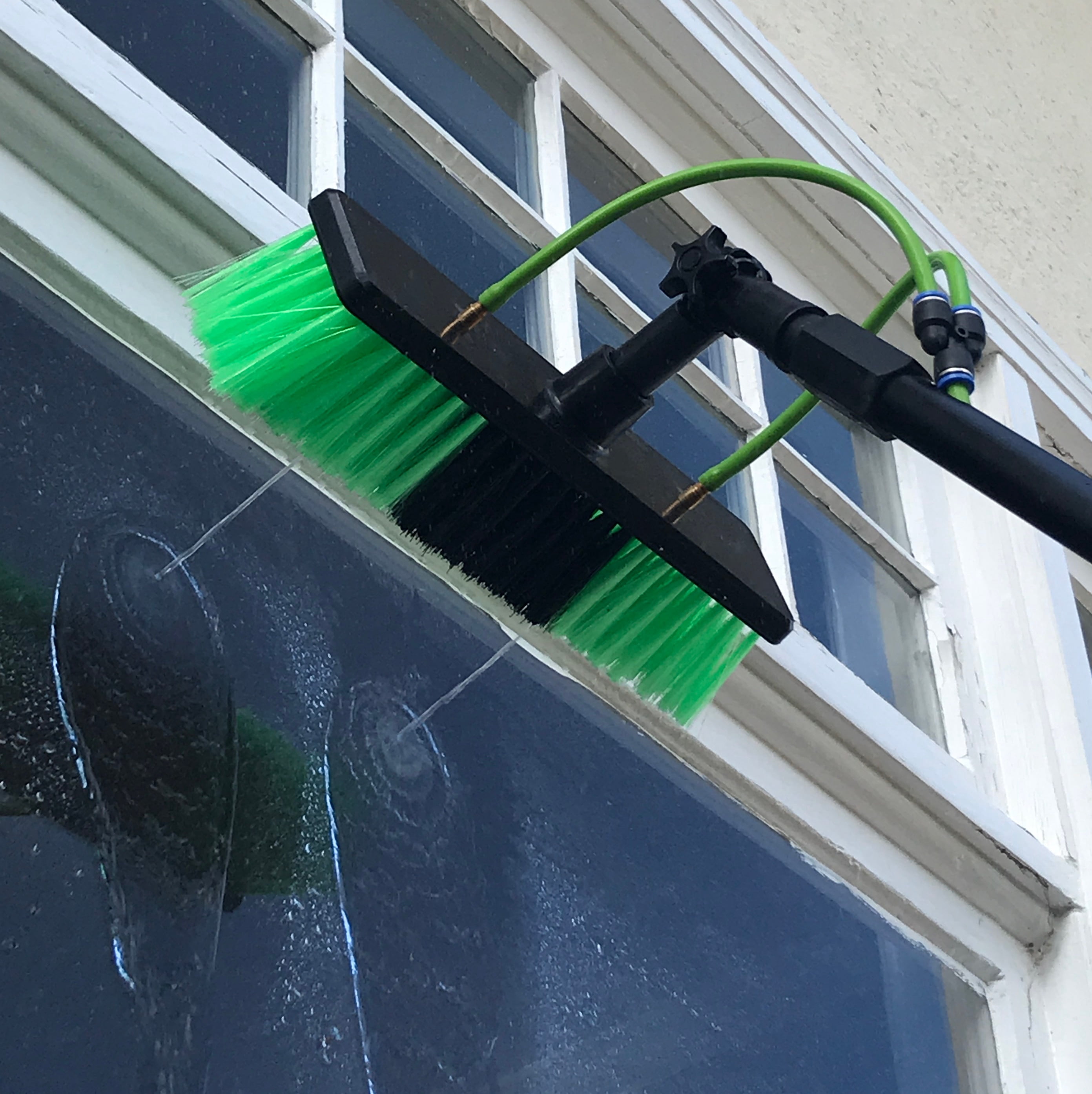 EquipMaxx Telescopic Water Fed Pole Kit for Window and Solar Panel Cleaning (30 ft) wll8x
