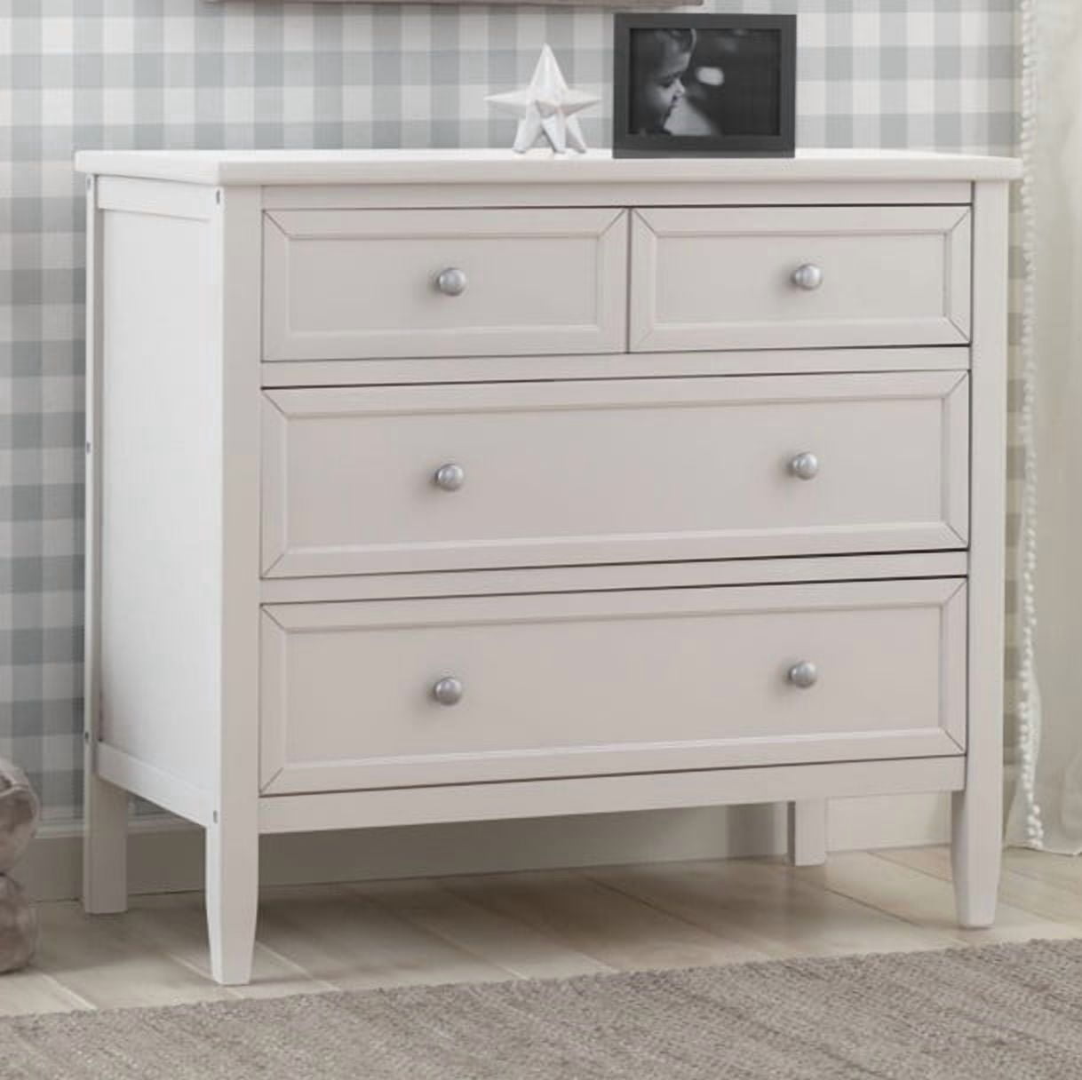 Delta Children Epic 3 Drawer Dresser with Interlocking Drawers (Bianca White, 36.5 in W x 18.75 in D x 33 in H) fdcij