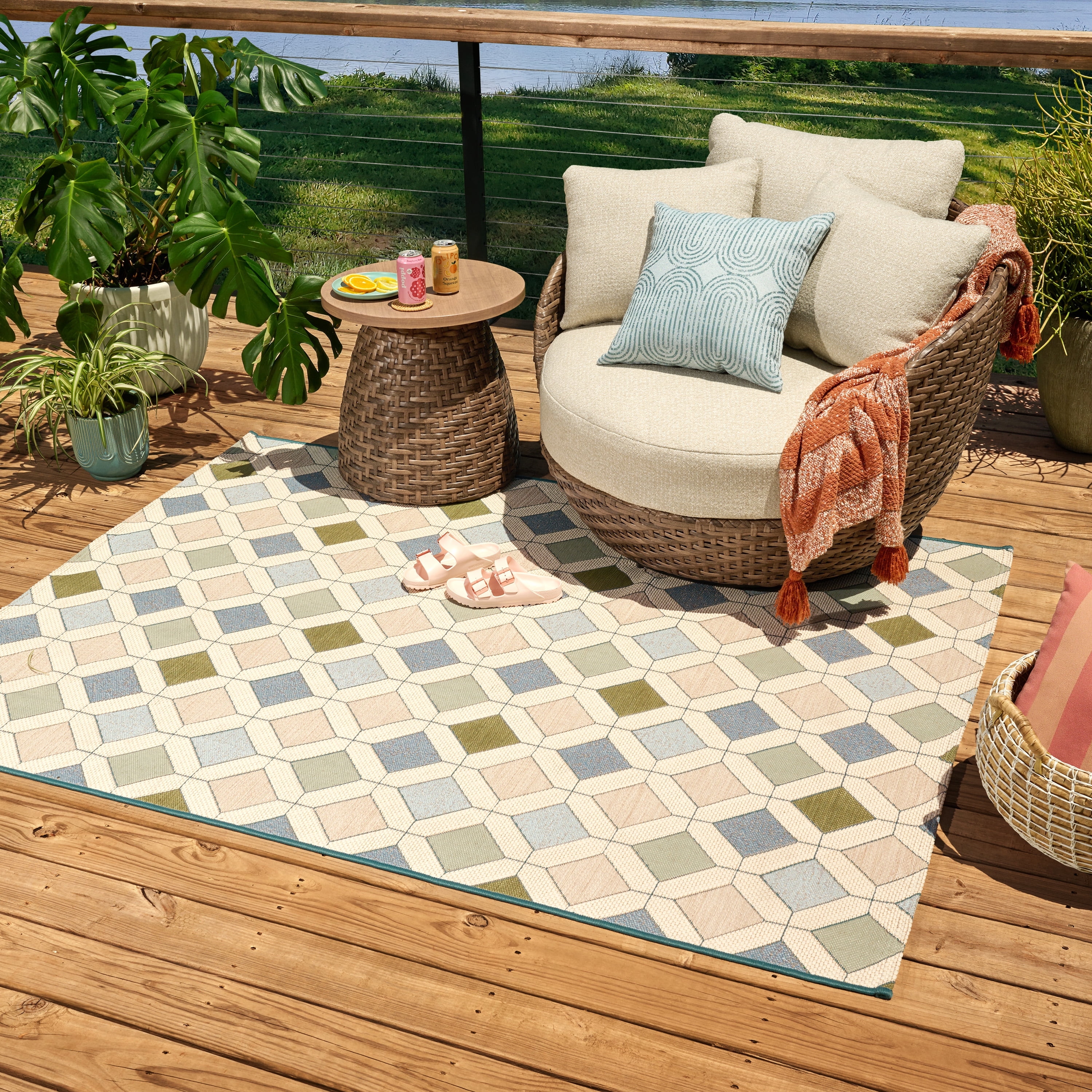Beautiful by Drew Barrymore Tiles Outdoor Rug (Blue, 5 ft x 7 ft) ga2i4