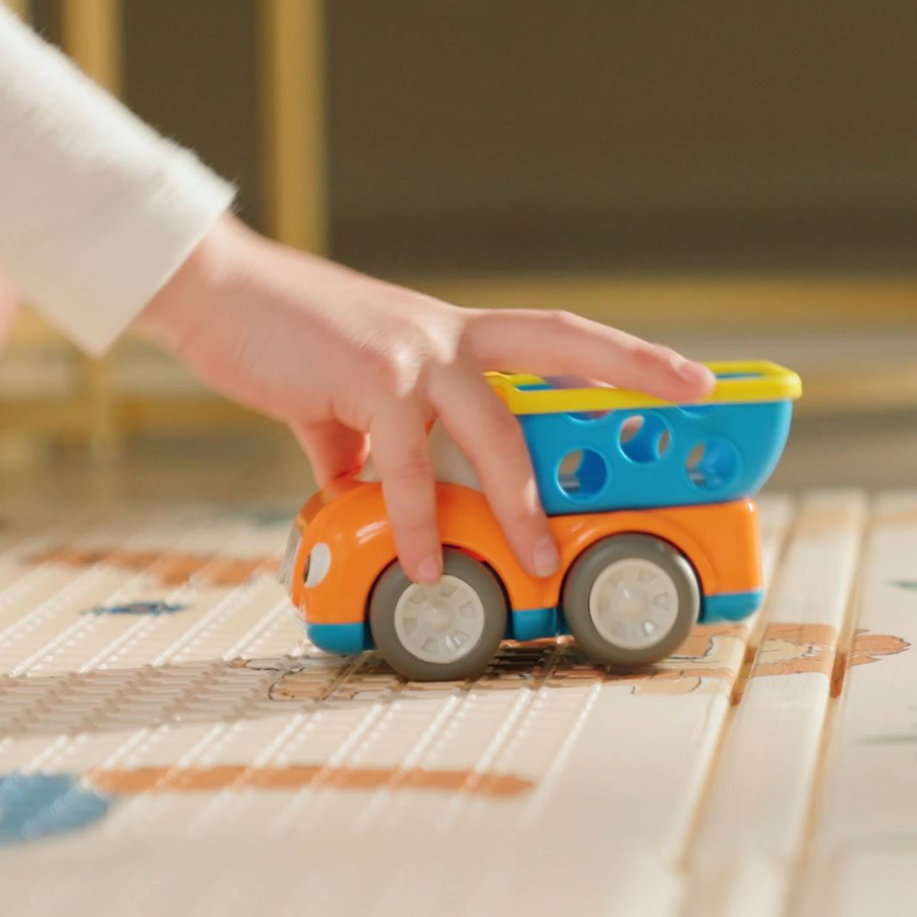 Nuby Play Pals Rattle Truck Sensory Toy for Infants (Multi-Color, 1 Pack) jfkl3