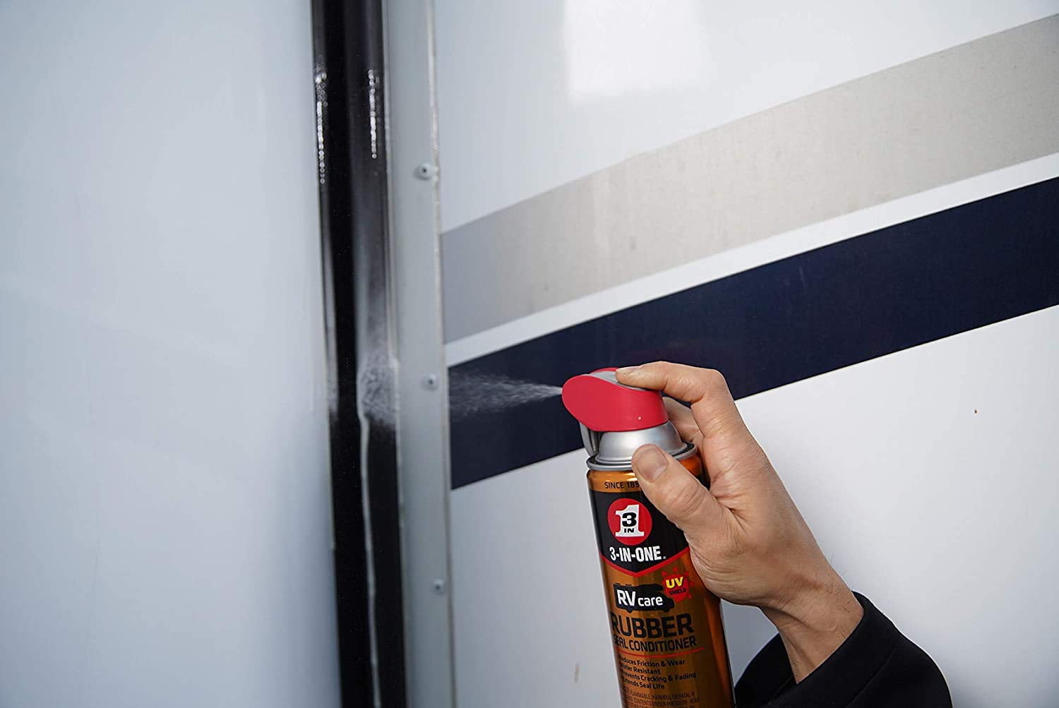 3-IN-ONE RV Care Rubber Seal Conditioner, Water Resistant Protectant Spray (2 Pack, 11 oz) 5u7qo