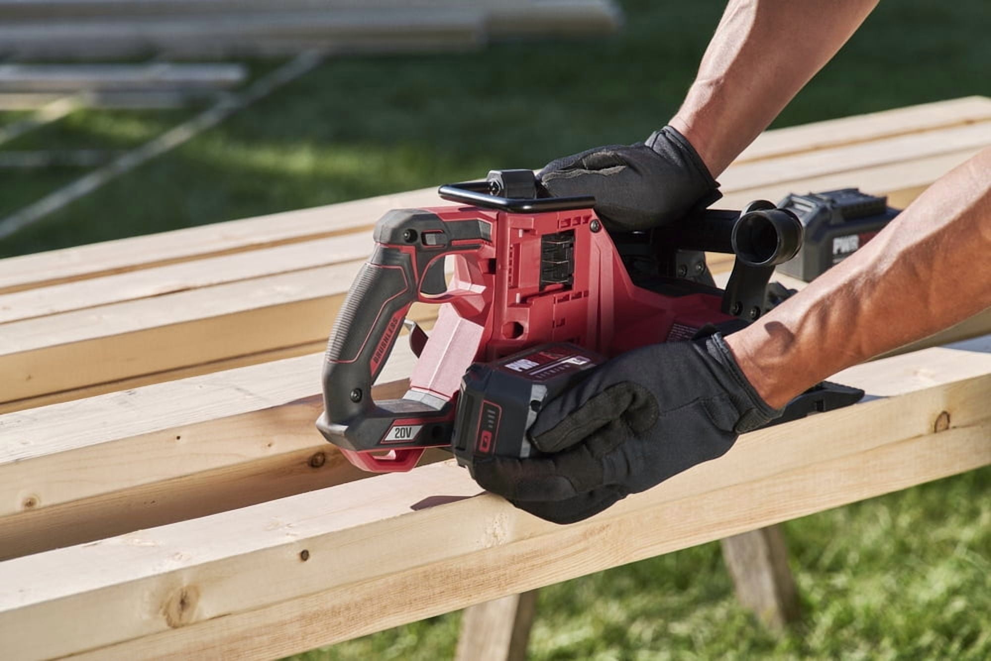 SKIL PWR CORE 40V Cordless Rear Handle Circular Saw with 7-1/4 in Blade, Dual Batteries and Charger (Red) 2ou03