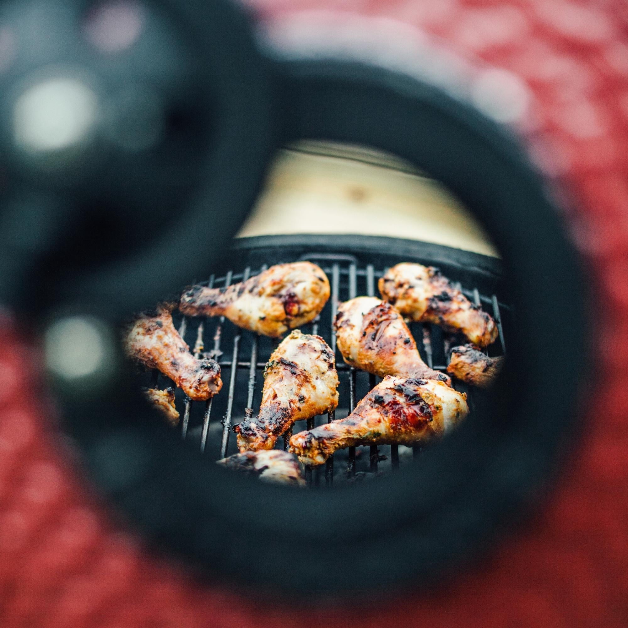 Kamado Joe Big Joe I 24 in. Ceramic Charcoal Grill with Cart and Side Shelves (Red, 24 in) 37rt4