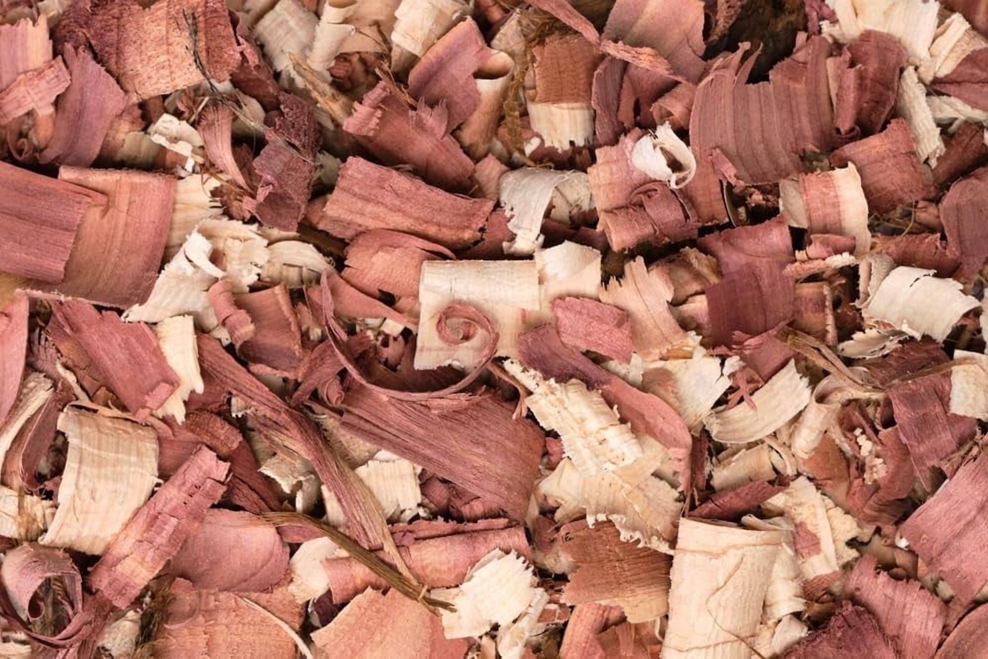 CZ Grain Natural Cedar Shavings Mulch for Garden and Pet Bedding (8 Quarts) rqipd