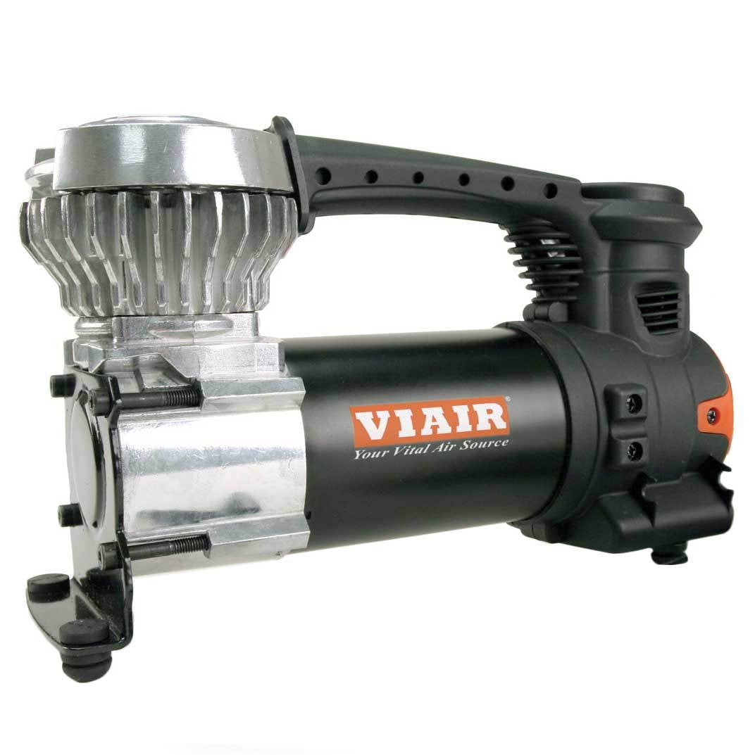 VIAIR 85P Portable 12V Air Compressor Kit (60 PSI, for Tires up to 31 in) qhdi6