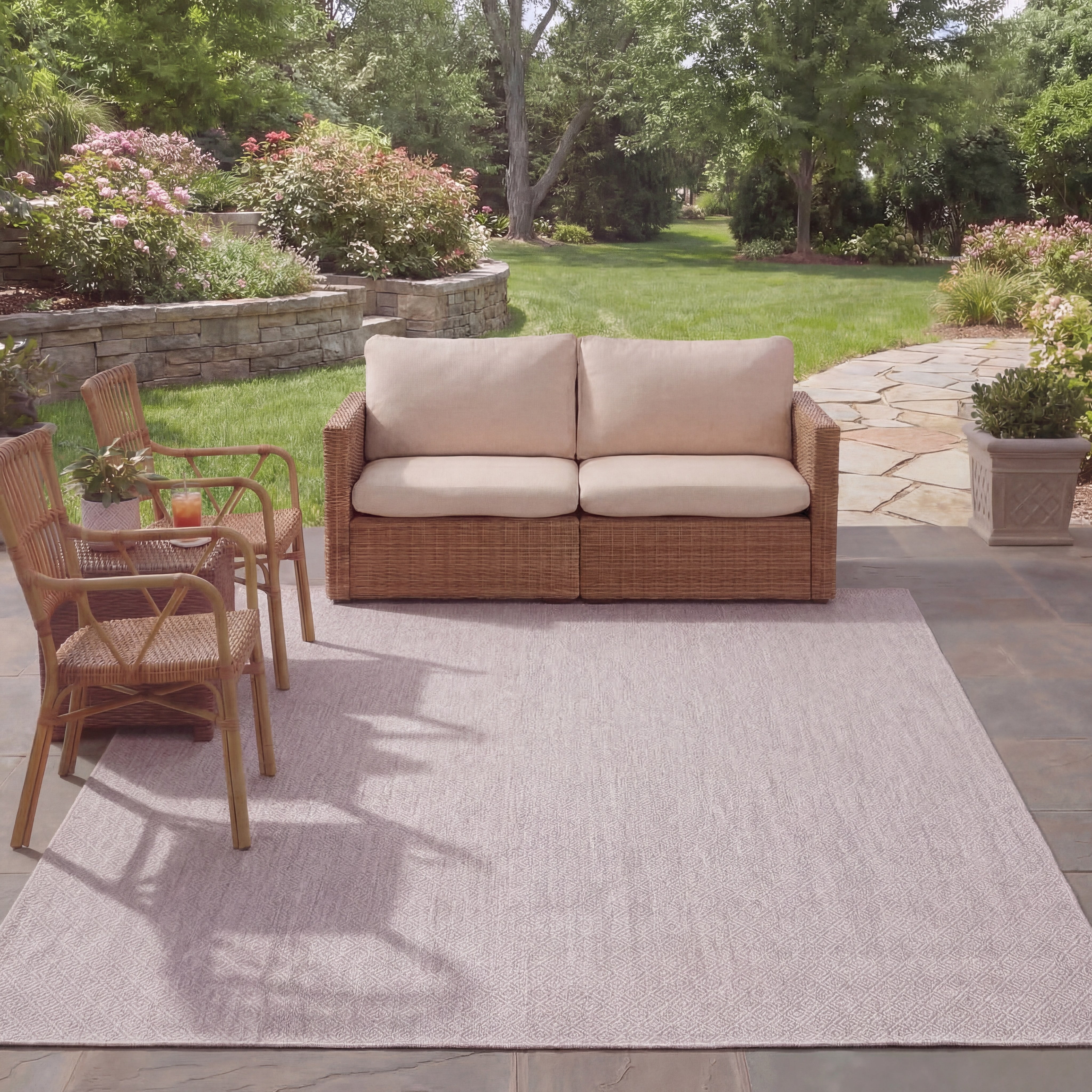 Safavieh Courtyard Mitre Geometric Indoor/Outdoor Area Rug (Beige, 5 ft 3 in x 7 ft 7 in) ny680