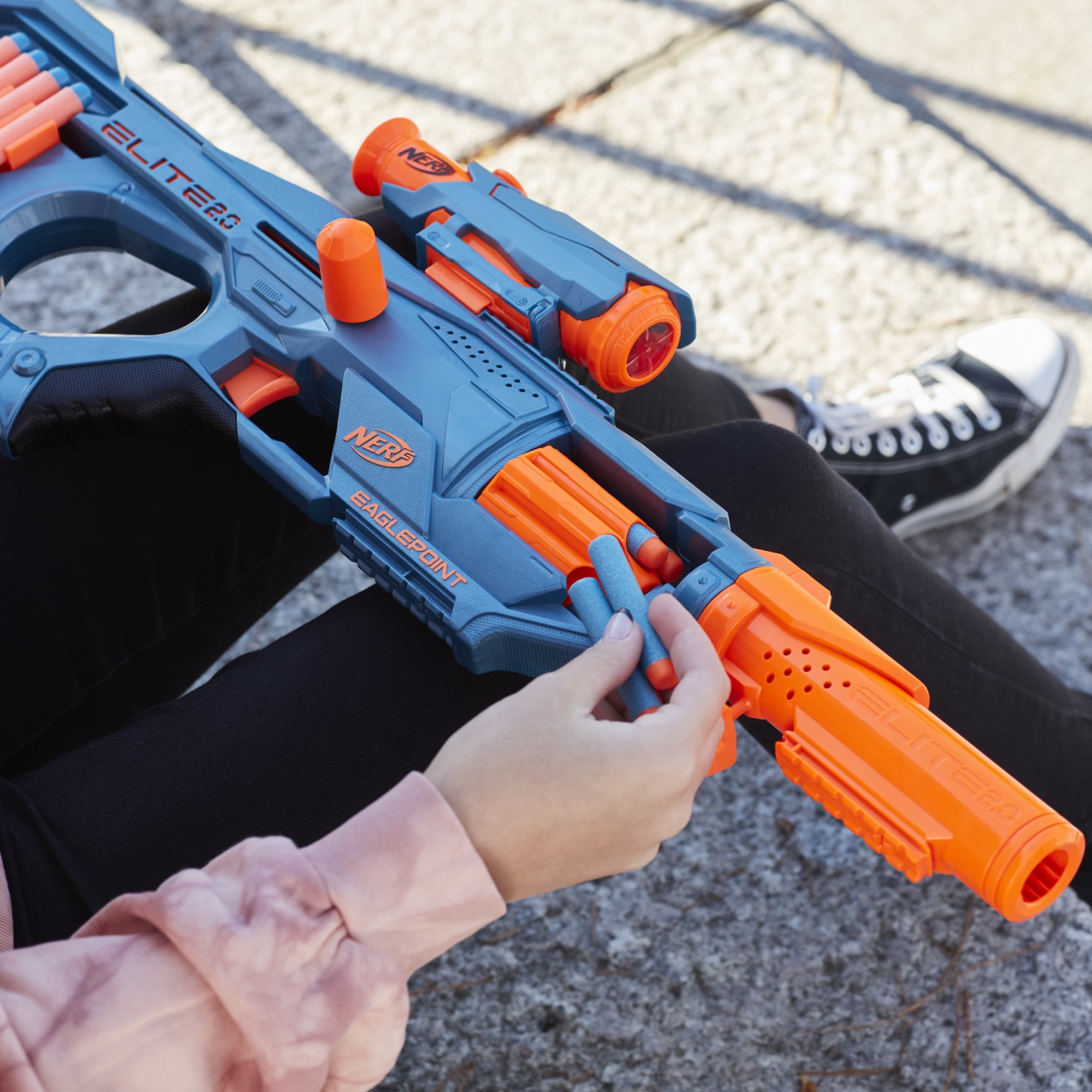 Nerf Elite 2.0 Eaglepoint RD-8 Blaster with Detachable Scope and Barrel (16 Darts) 785fg