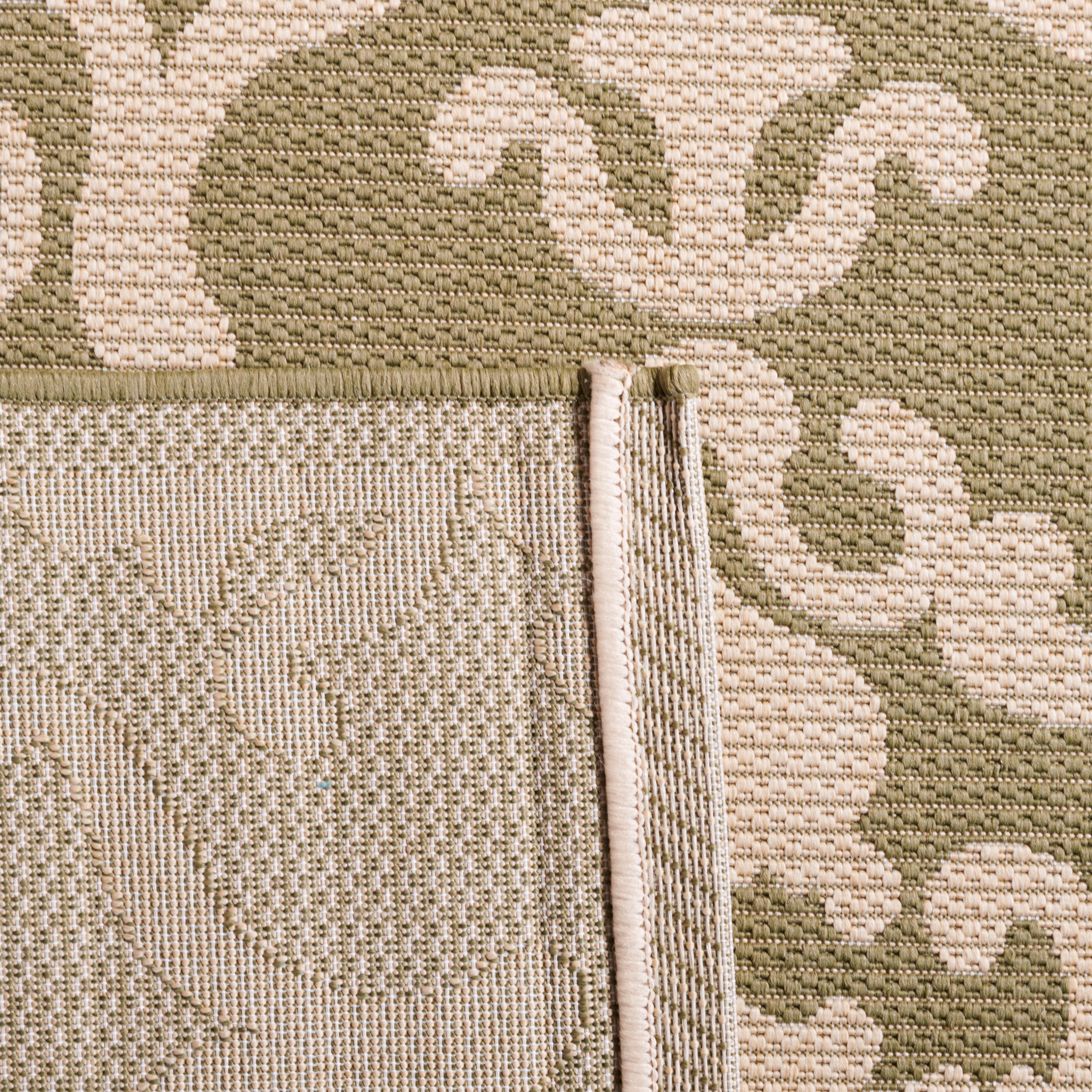 Safavieh Courtyard Dara Damask Indoor/Outdoor Area Rug (Olive/Natural, 5 ft 3 in x 7 ft 7 in) dd81q