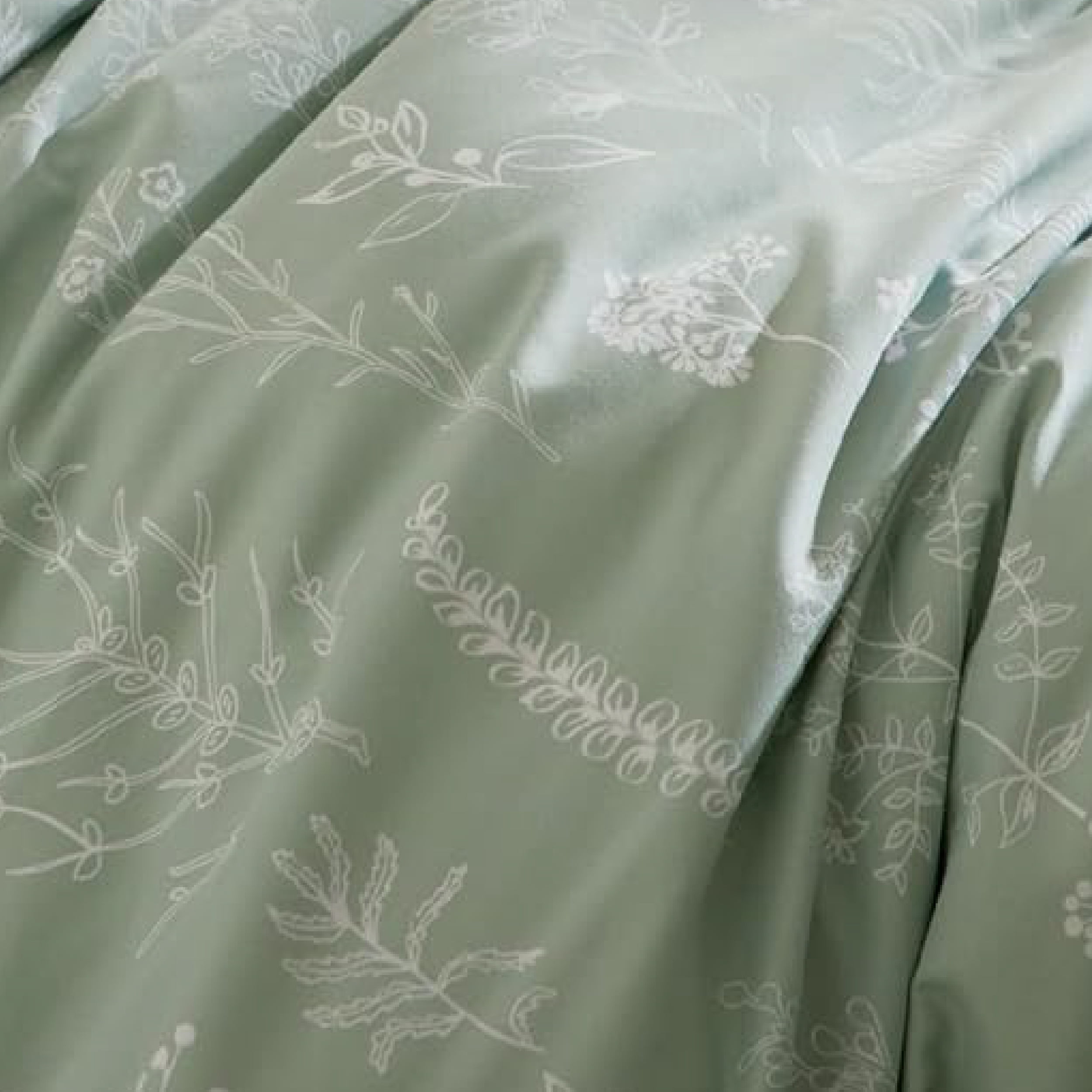 U by Bedsure Botanical Floral Comforter Set, Lightweight Soft Bedding with 2 Pillow Shams (Sage Green, Queen) tnr5d