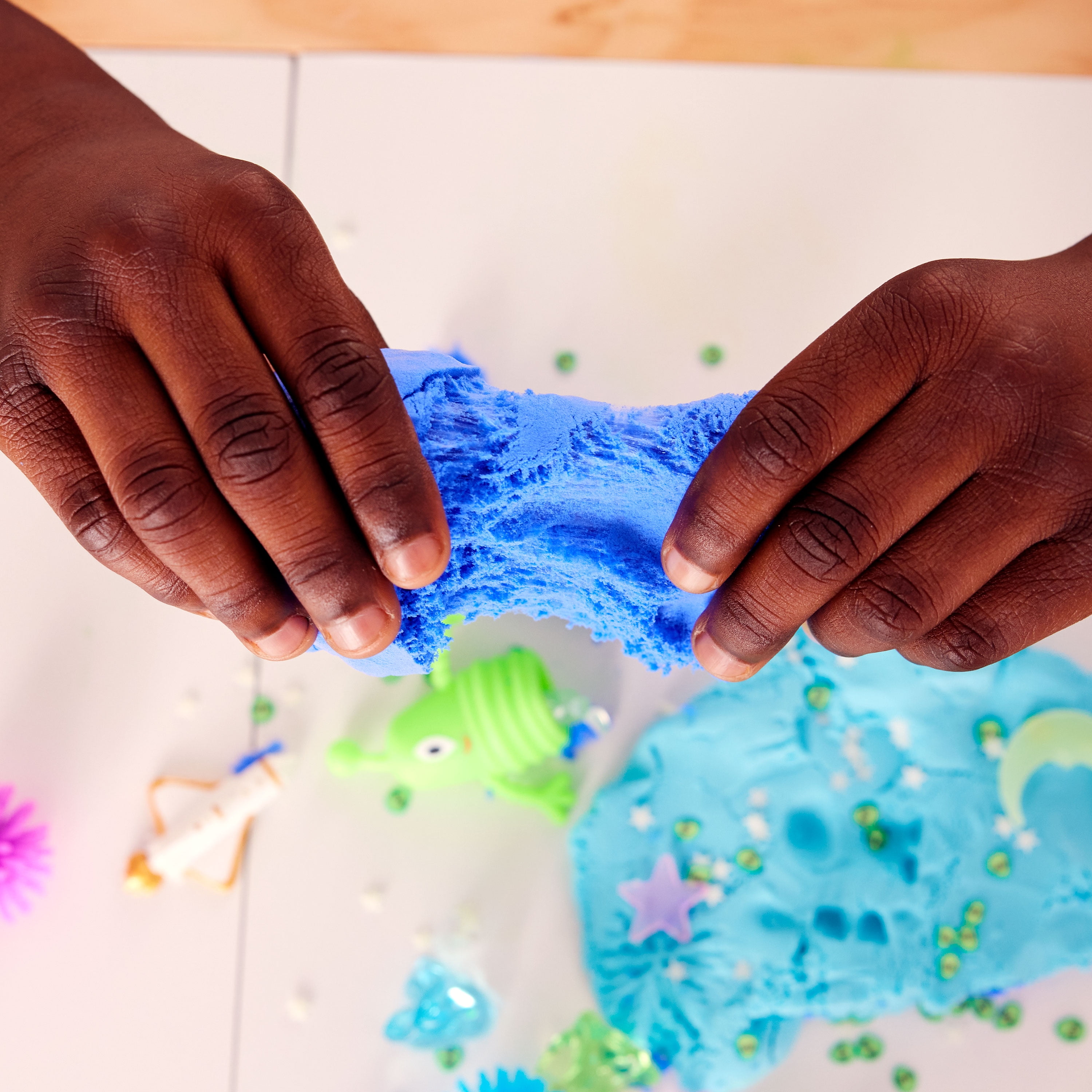 Creativity for Kids Outer Space Sensory Activity Set (Glowing Tactile Craft Kit, 1 Pack) 43swf