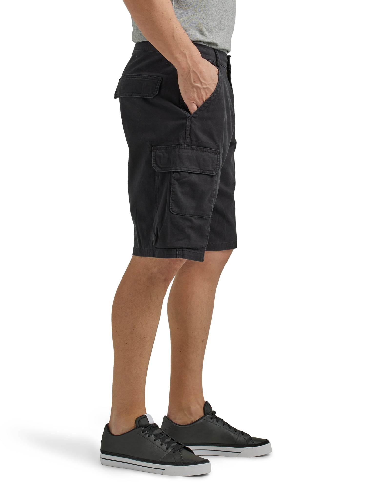 Wrangler Men's Relaxed Fit Multi-Pocket Cargo Shorts with Stretch (Black, 30-50) rxsjh