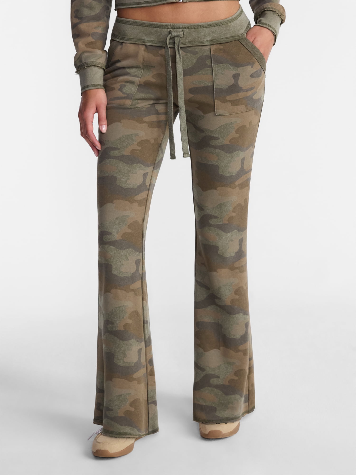 No Boundaries Women's Flare Leg French Terry Pants (Green, XXS) d2pyg