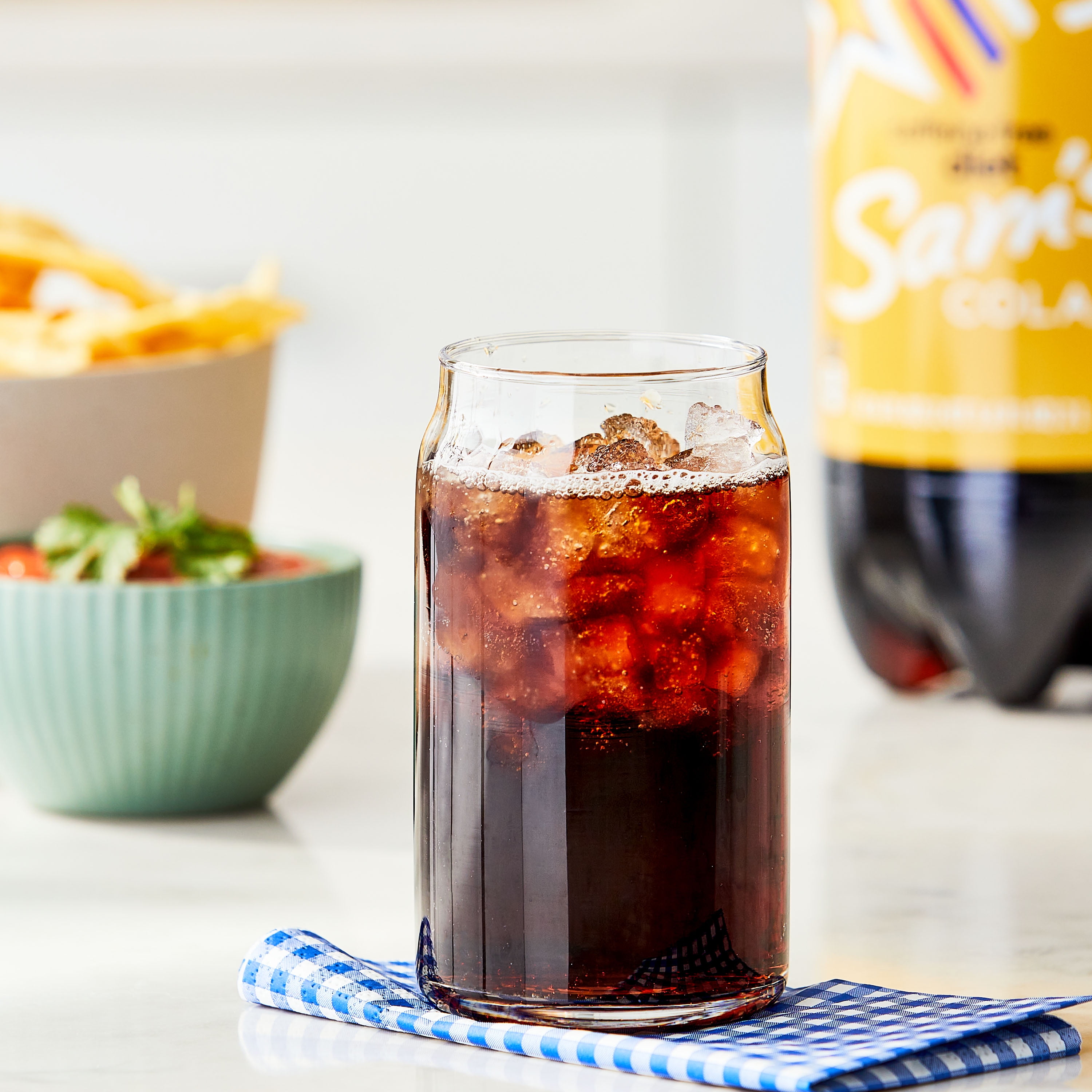 Sam's Choice Diet Caffeine-Free Cola Soda (67.6 fl oz) wzp9g
