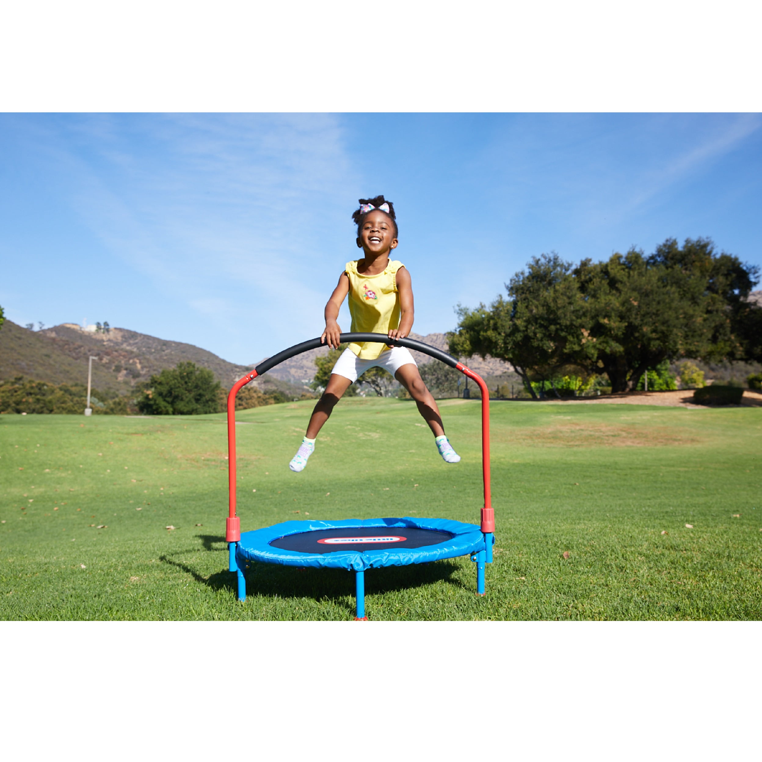 Little Tikes Easy Store 3-Foot Trampoline with Safety Hand Rail (Blue, 36 in) 9bvtj