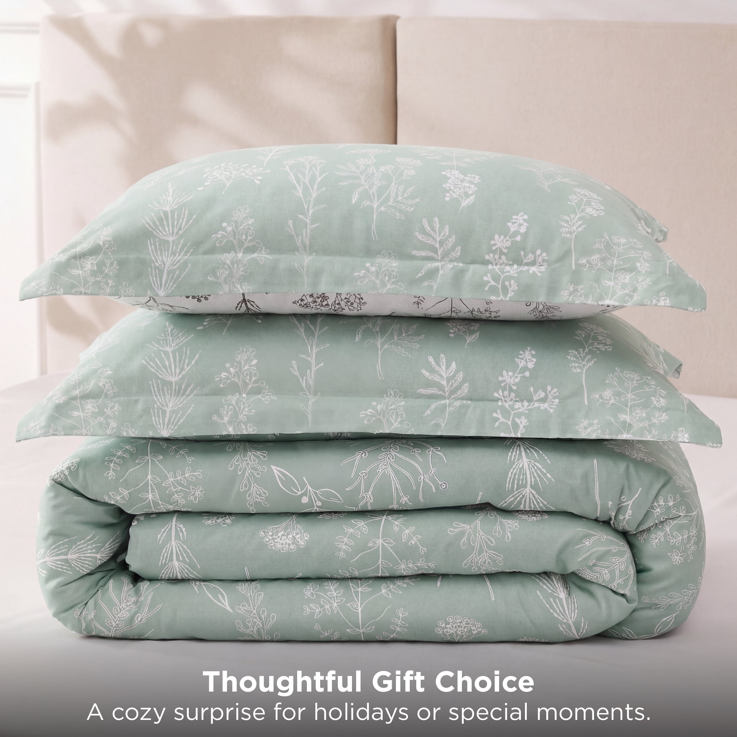 U by Bedsure Botanical Floral Comforter Set, Lightweight Soft Bedding with 2 Pillow Shams (Sage Green, Queen) tnr5d
