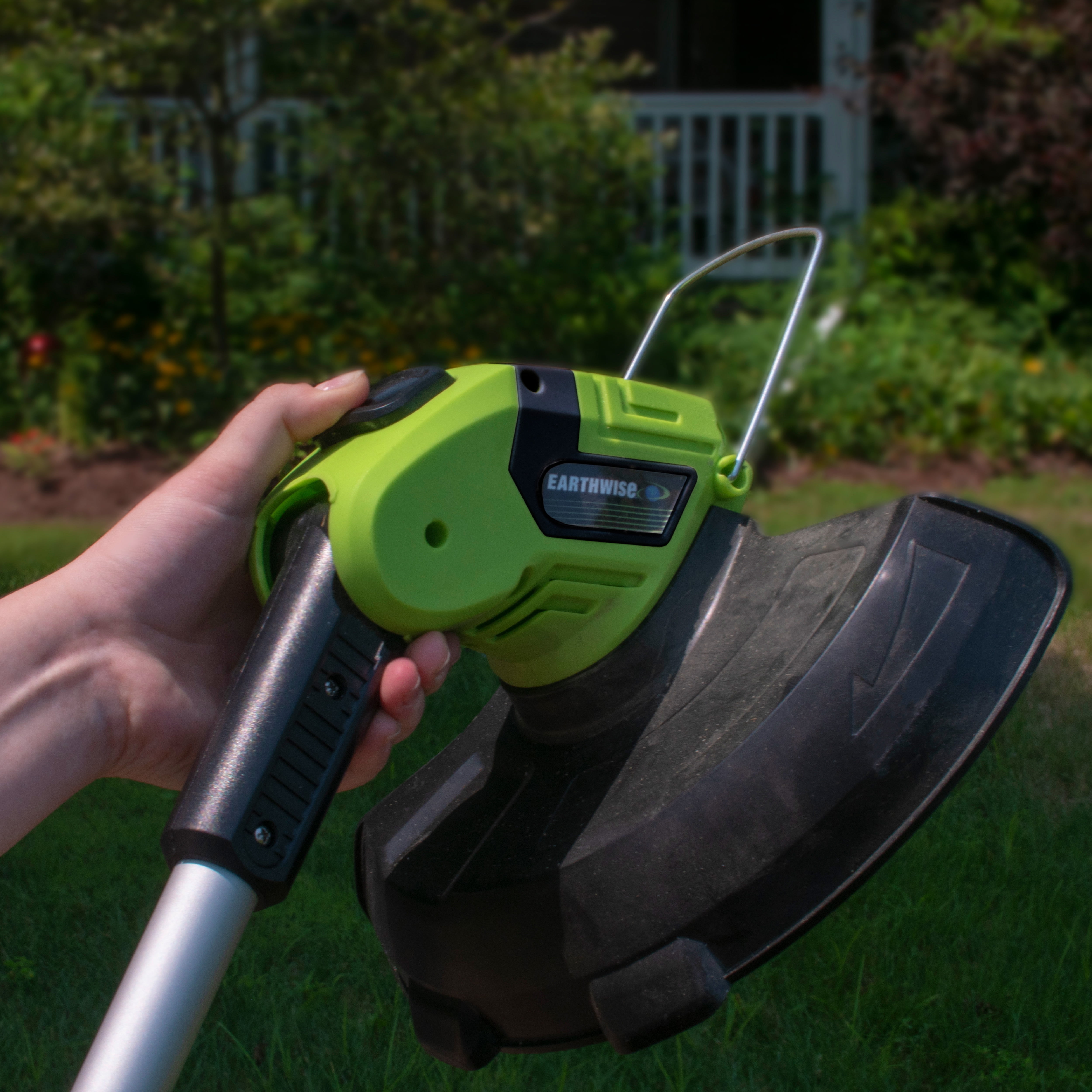 Earthwise 20-Volt Cordless Electric Grass String Trimmer with 2Ah Battery and Charger (10 in) tbp9y
