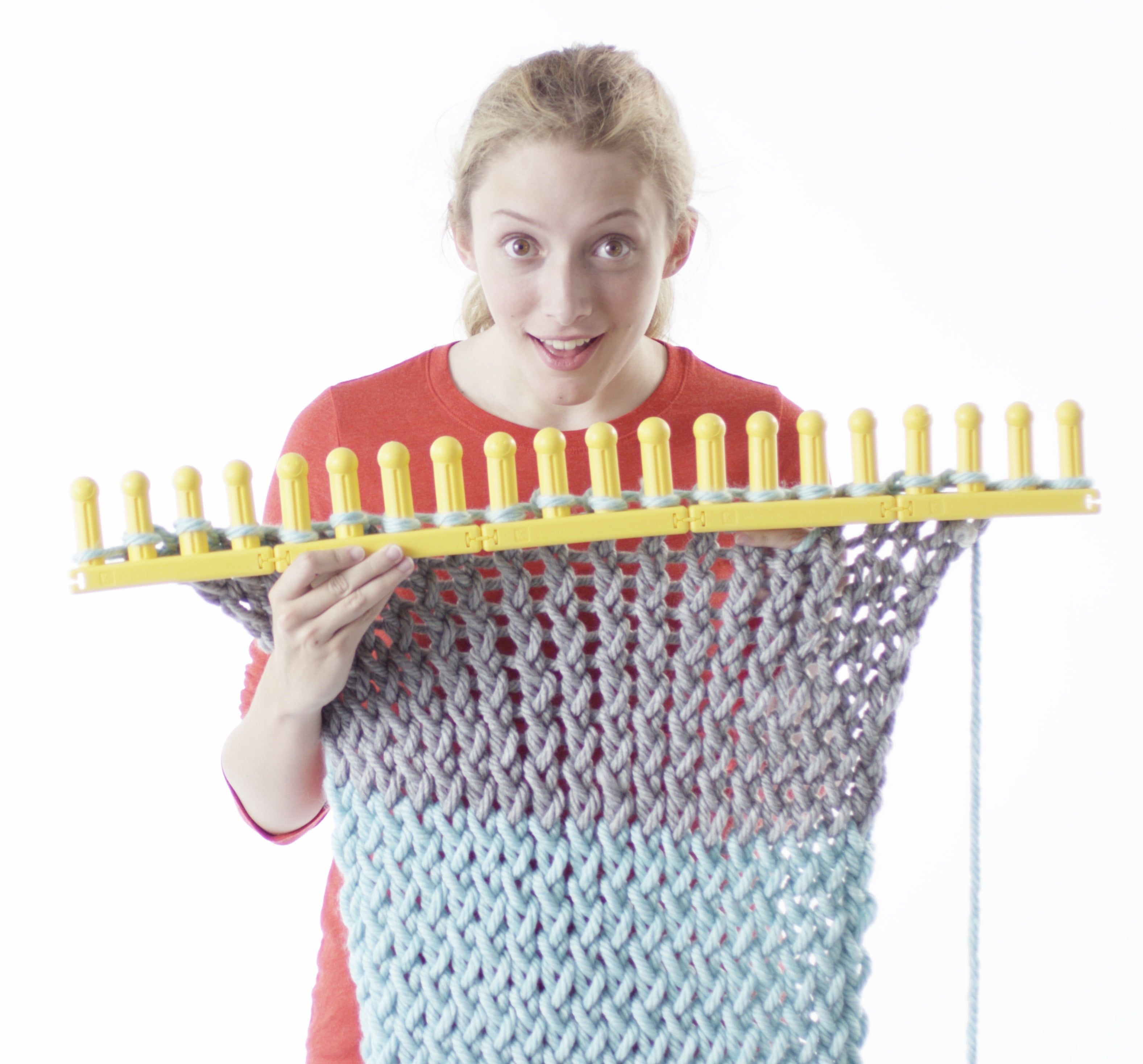 Authentic Knitting Board Zippy Loom, Jumbo Peg Knitting Tool for Super Bulky Yarn (1 Piece) dn4h5