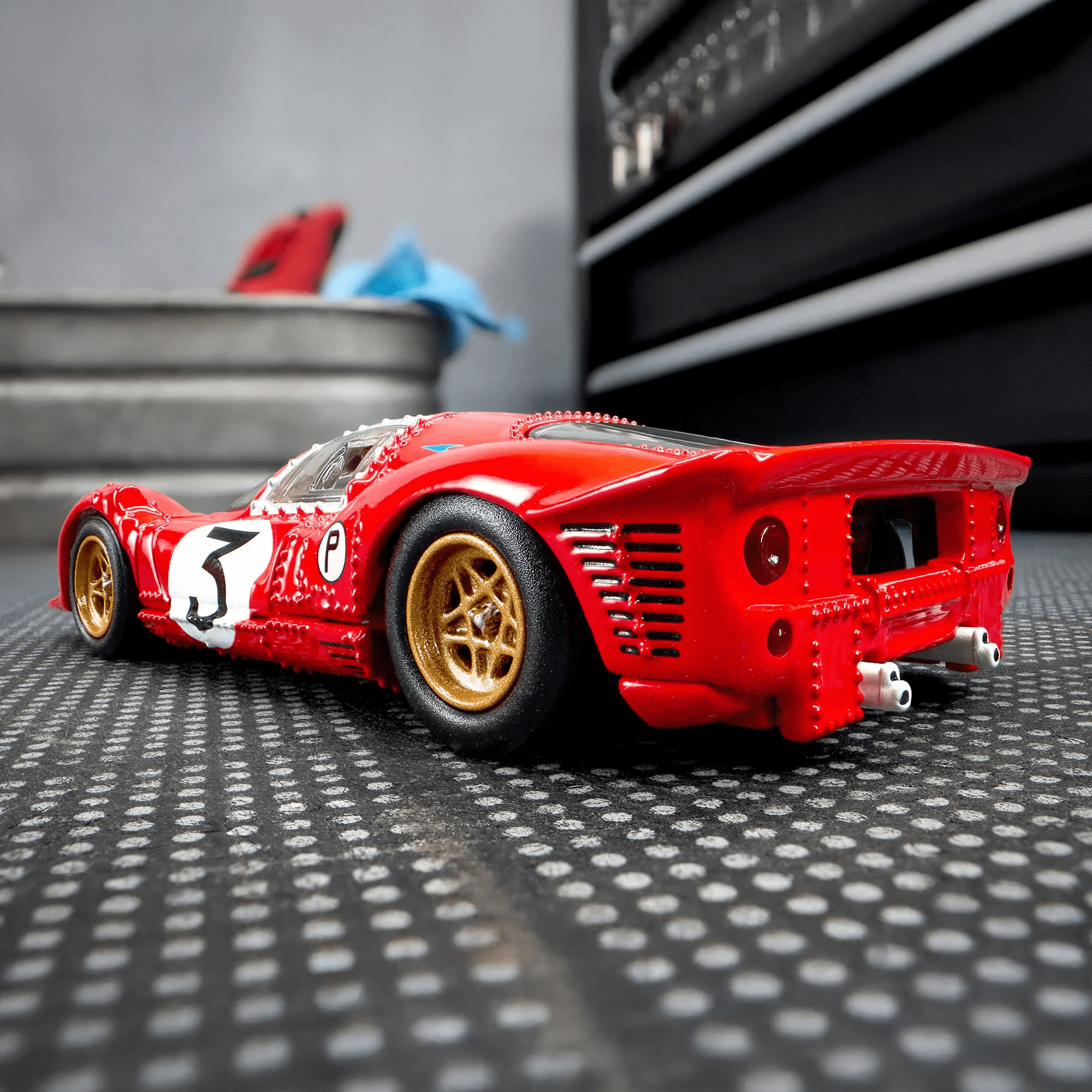 Hot Wheels Elite 64 1967 Ferrari 330 P4 Premium Die-Cast Car (Rosso Corsa Red, 1:64 Scale) frf7s
