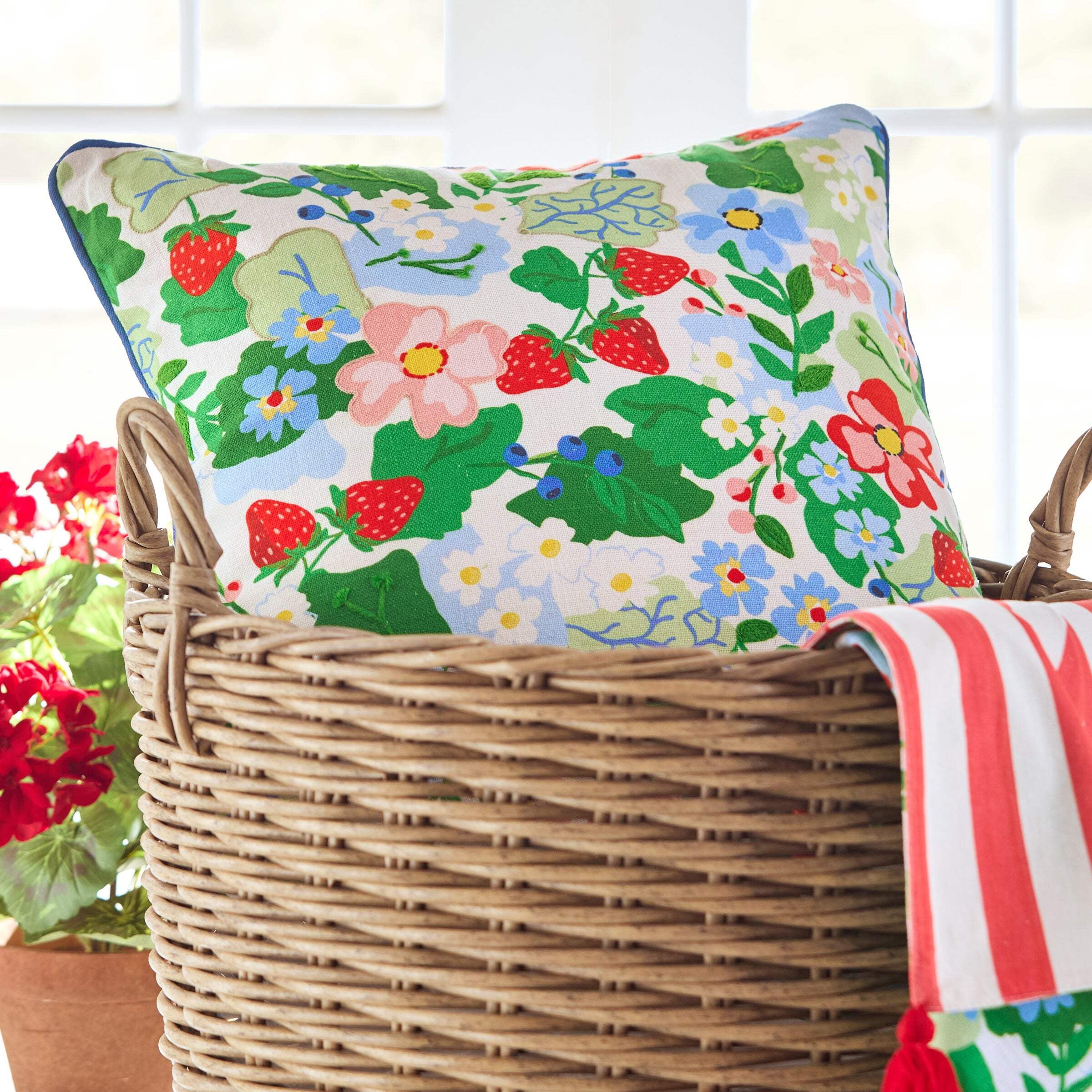 RAZ Imports Blooming Flowers and Berries Decorative Throw Pillow (Blue, 18 in x 18 in) dhnoe