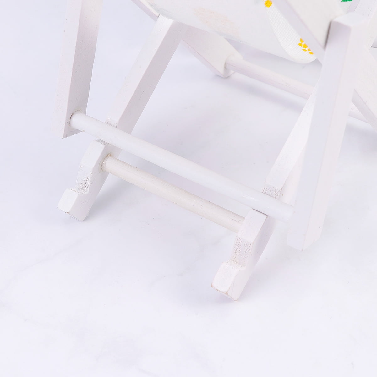 Masteelf Mini Wood Beach Chair Phone Holder Set for Kids Party Decor (White, 2 Pcs) ry6g2