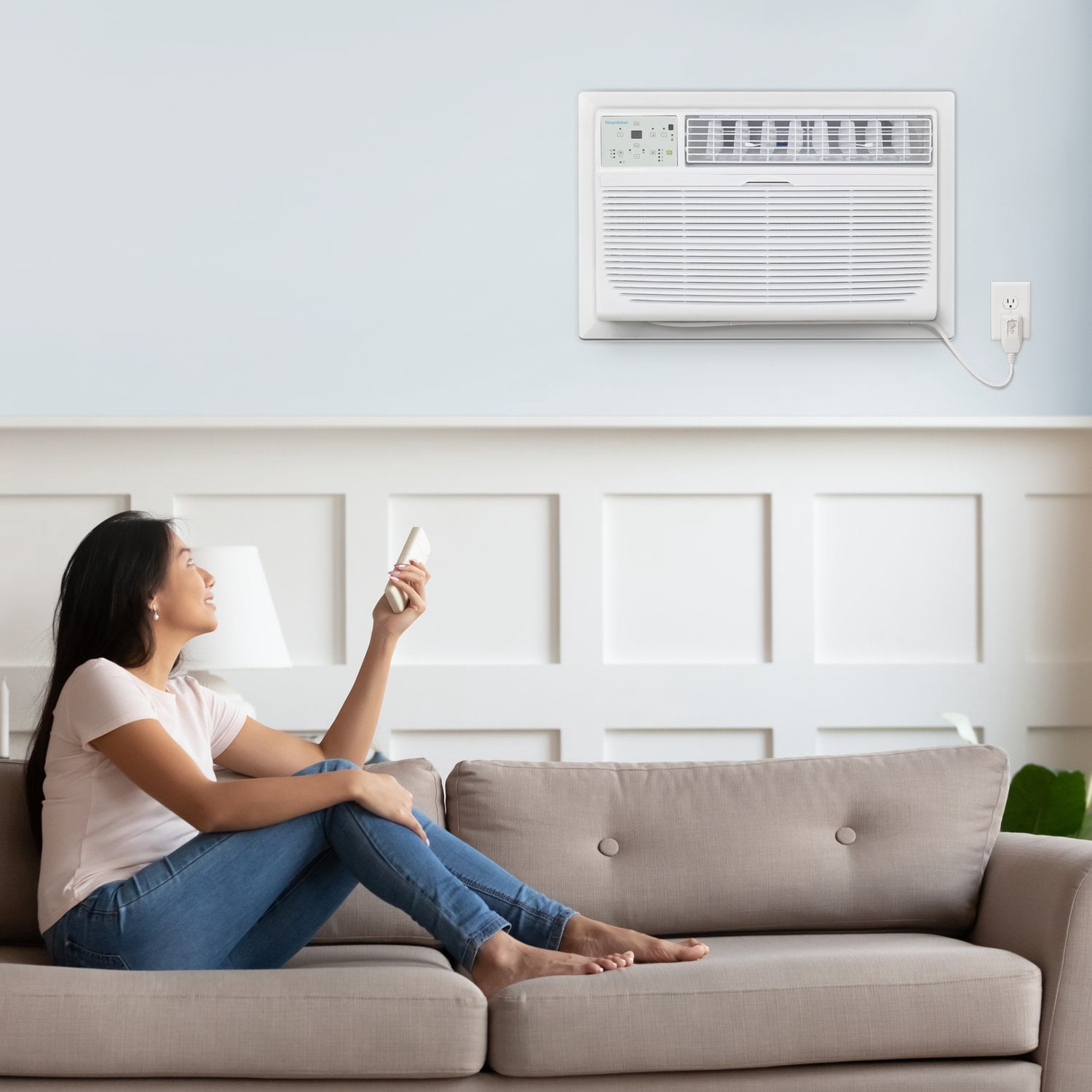 Keystone 12,000 BTU Through-the-Wall Air Conditioner with Remote Control (White, 550 sq. ft.) vuydk