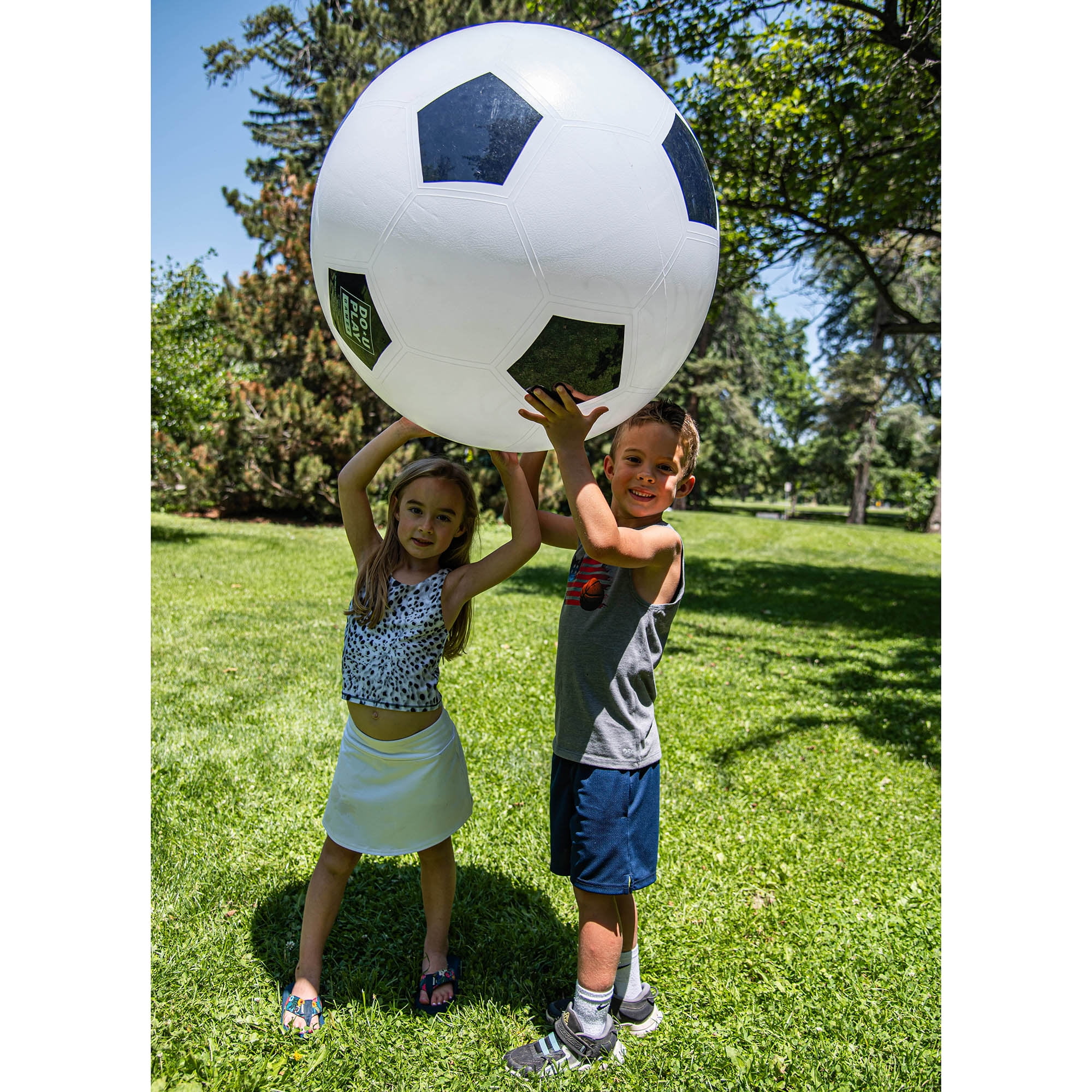 Do-U-Play Jumbo Soccer Ball Inflatable Outdoor Sports Toy (White, 30 in) brirn