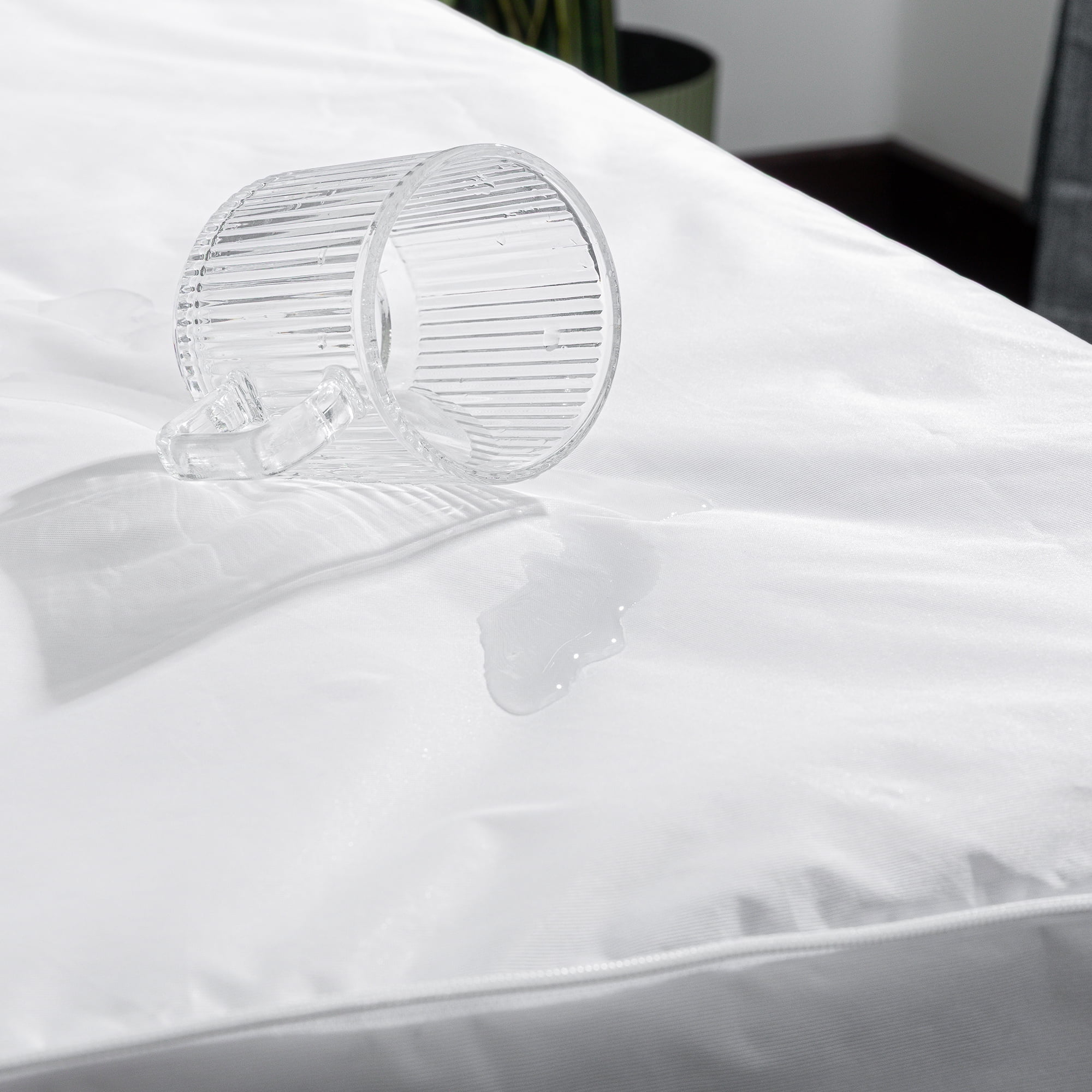 Allswell Cooling Mattress Protector, 6-Sided Waterproof Bed Bug Barrier (White, Queen) pj4oi