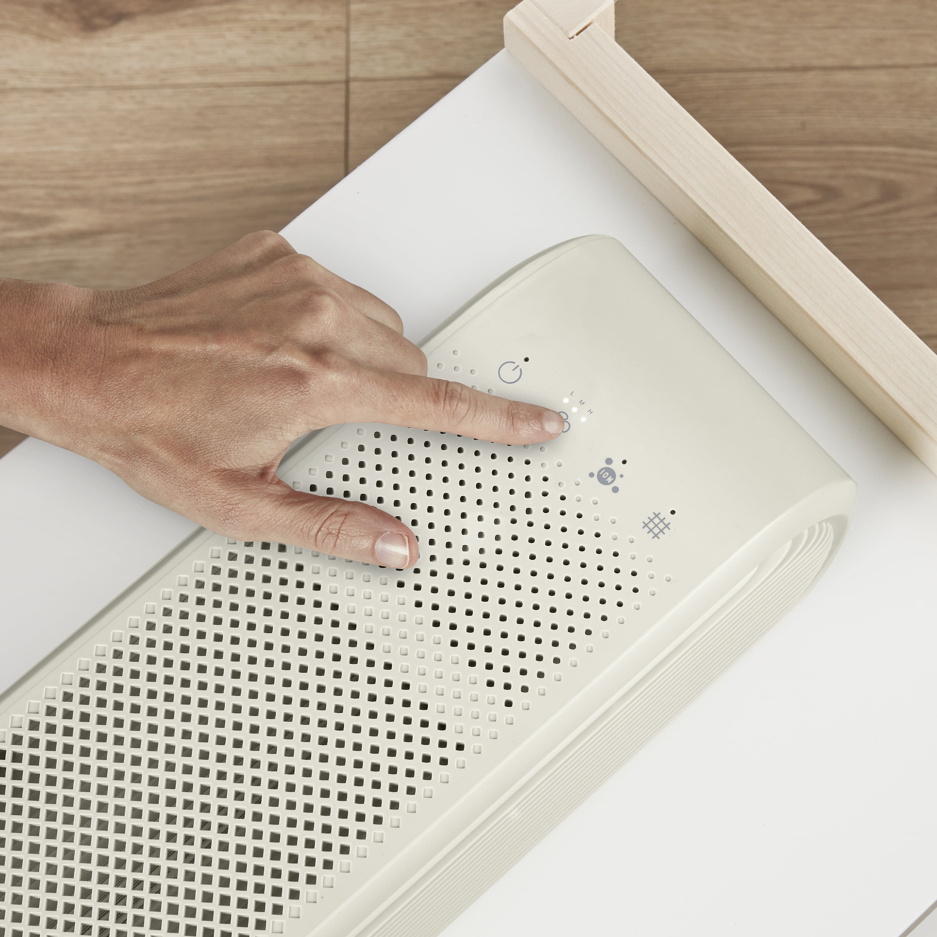 Conair ConairPure Medium Room Air Purifier with True HEPA Filtration (200 sq. ft.) g6ri7