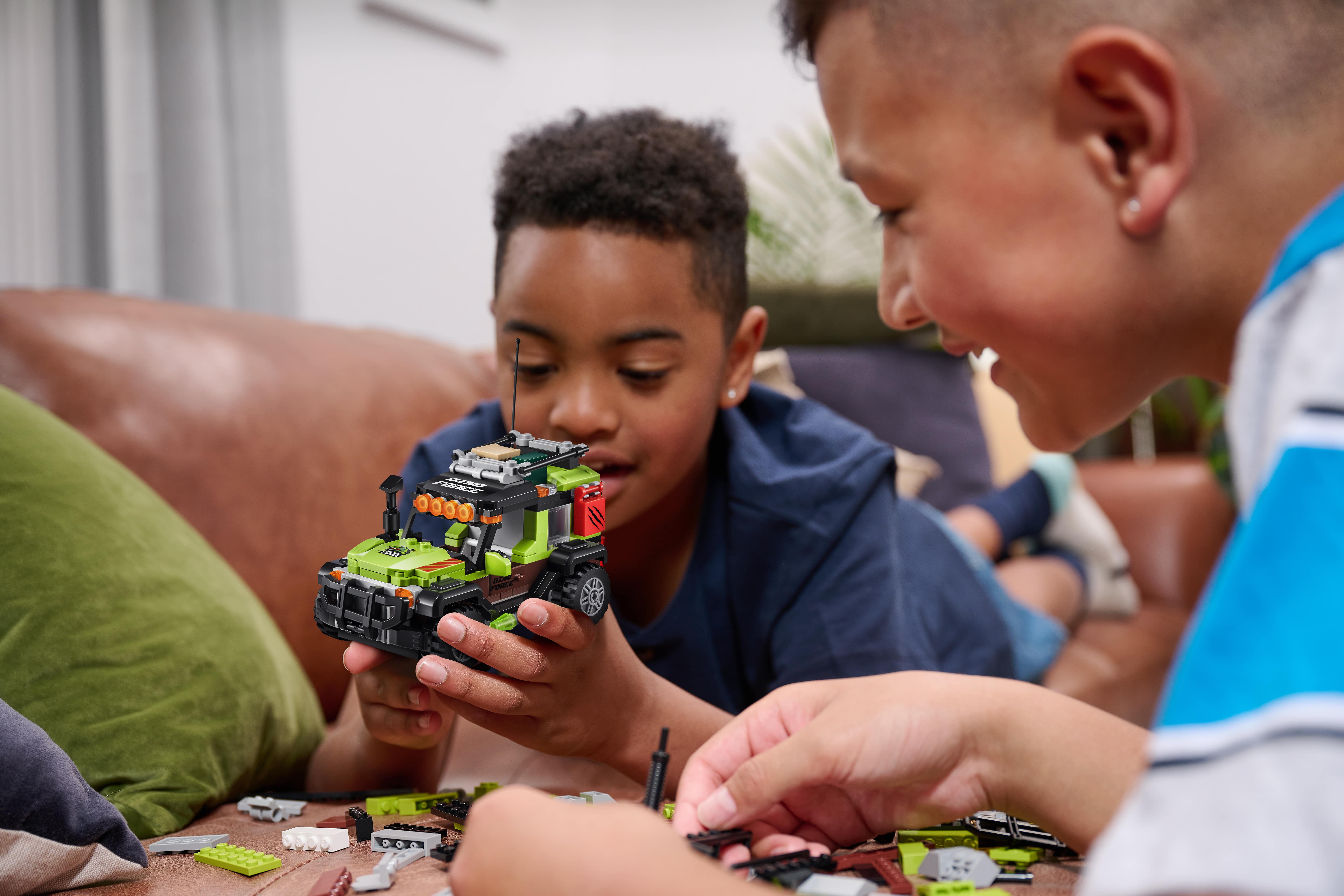 Max Build More Dino Escape Building Bricks Set (238 Pieces) e1p4i