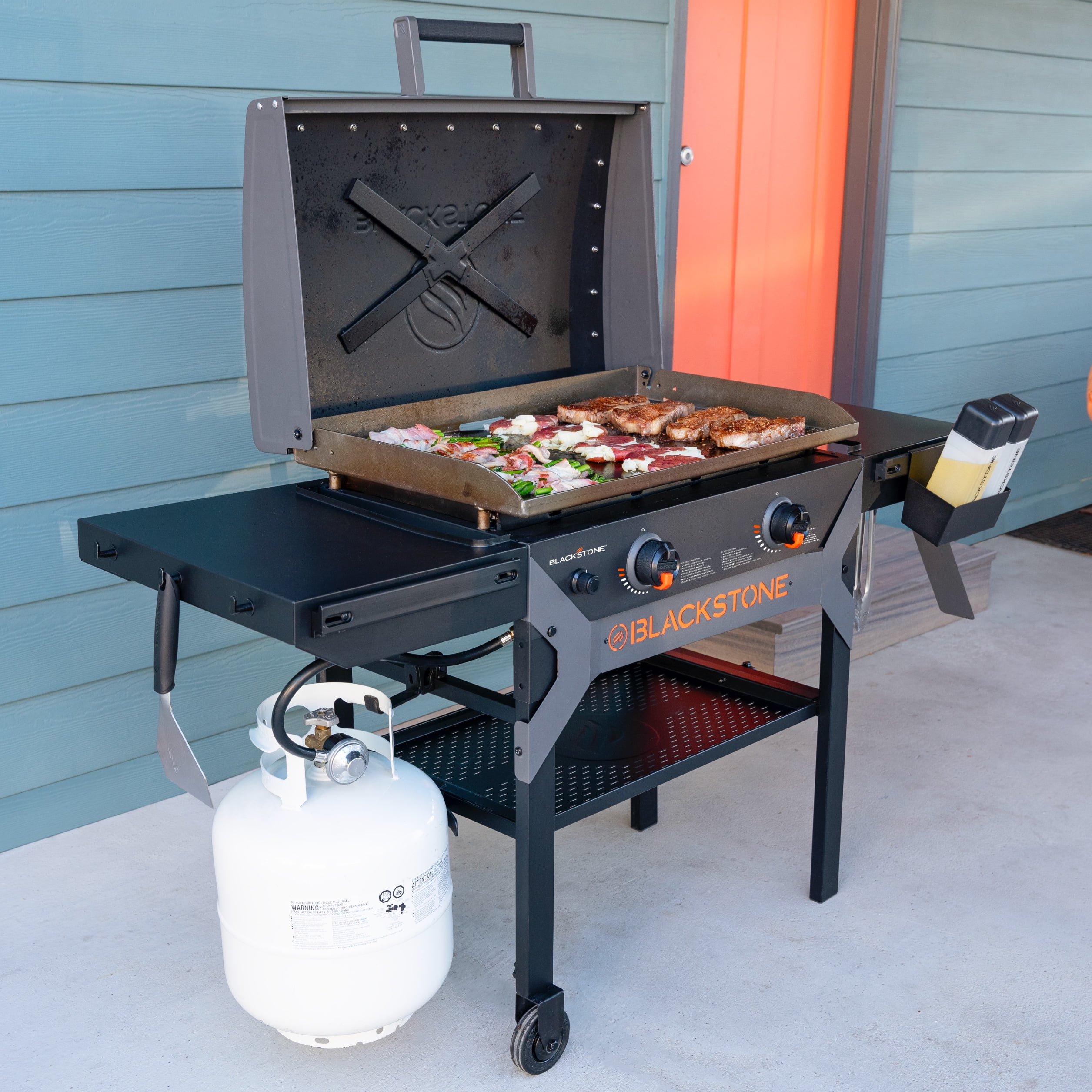 Blackstone 28 in Propane Griddle Grill 2311, Portable Outdoor Flat Top with X-Braced Hood (Black, 28 in) 8rvxt