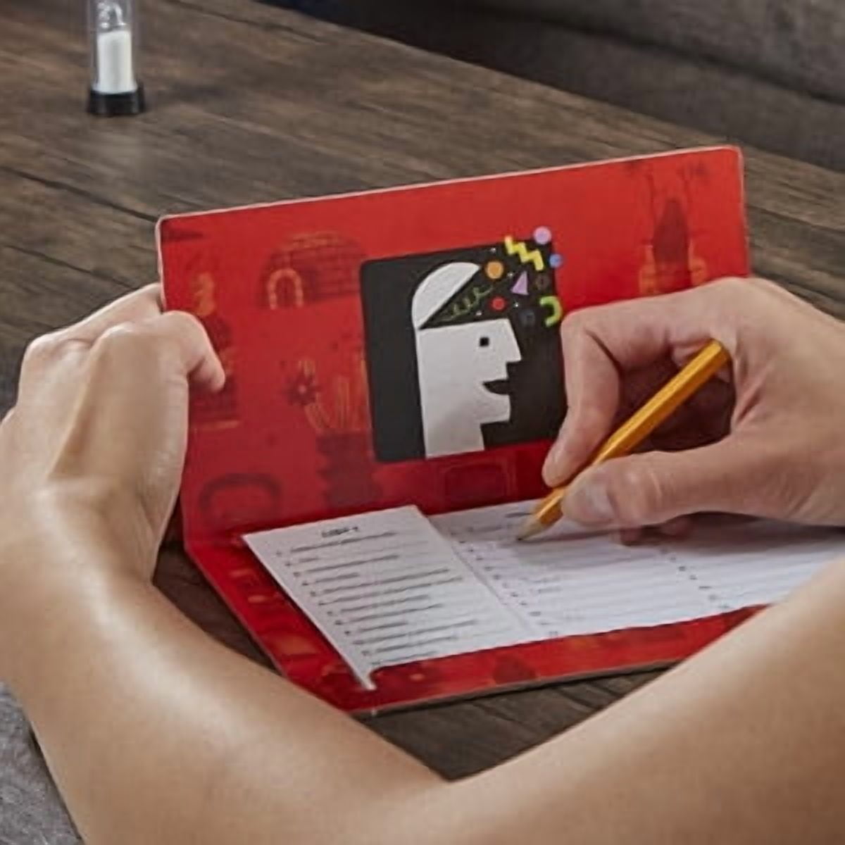 Scattergories Classic Party Game for Groups and Families (1 Game Set) rmgbh